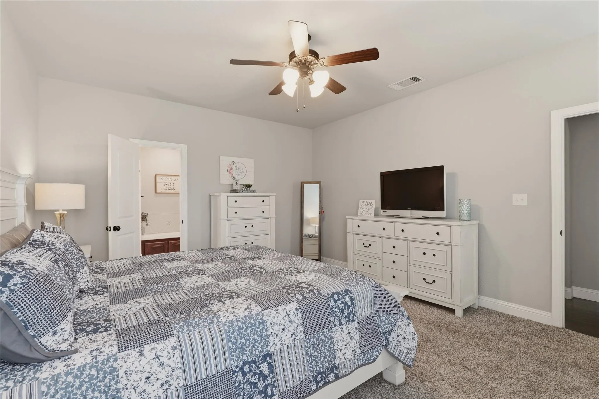 Single Family Residence For Sale in Collin County , 2918 Winchester Avenue, Melissa, Texas 75454, 3 Bedroom, 2 Bathroom, 2 Garage spaces, 1,878 Sqft, built in 2017, mls#21381095, Real Estate Agent in Melissa, Homes For Sale in Collin county, Homes For Sale in Melissa, Realtor in Melissa Texas, Real Estate Brokerage Independent Realty Texas, Luminita Cordes Realtor