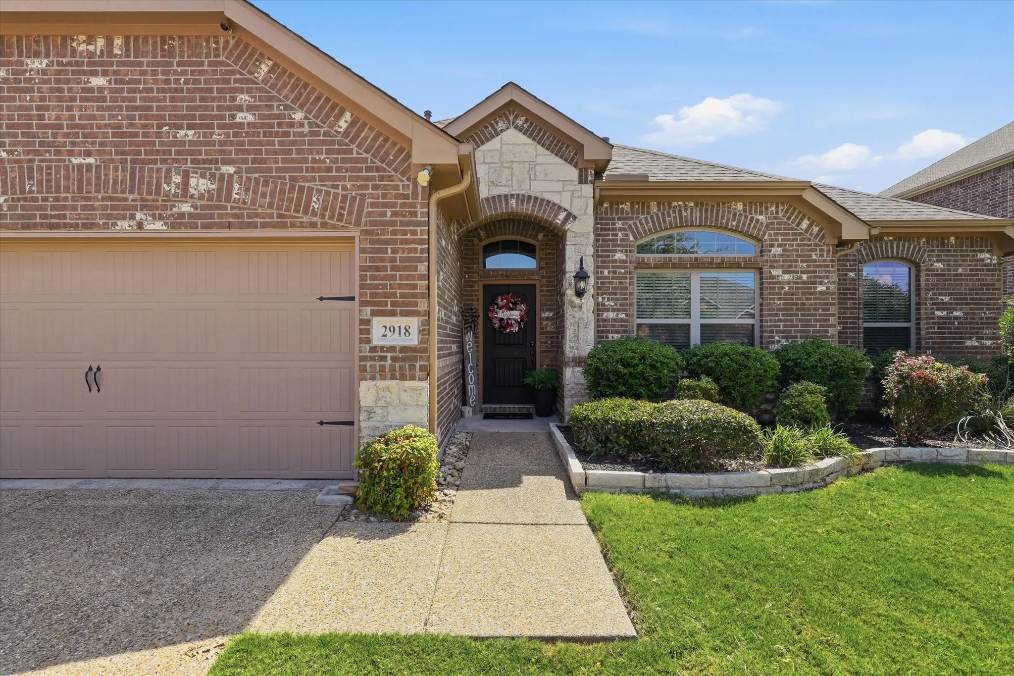 Single Family Residence For Sale in Collin County , 2918 Winchester Avenue, Melissa, Texas 75454, 3 Bedroom, 2 Bathroom, 2 Garage spaces, 1,878 Sqft, built in 2017, mls#21381095, Real Estate Agent in Melissa, Homes For Sale in Collin county, Homes For Sale in Melissa, Realtor in Melissa Texas, Real Estate Brokerage Independent Realty Texas, Luminita Cordes Realtor