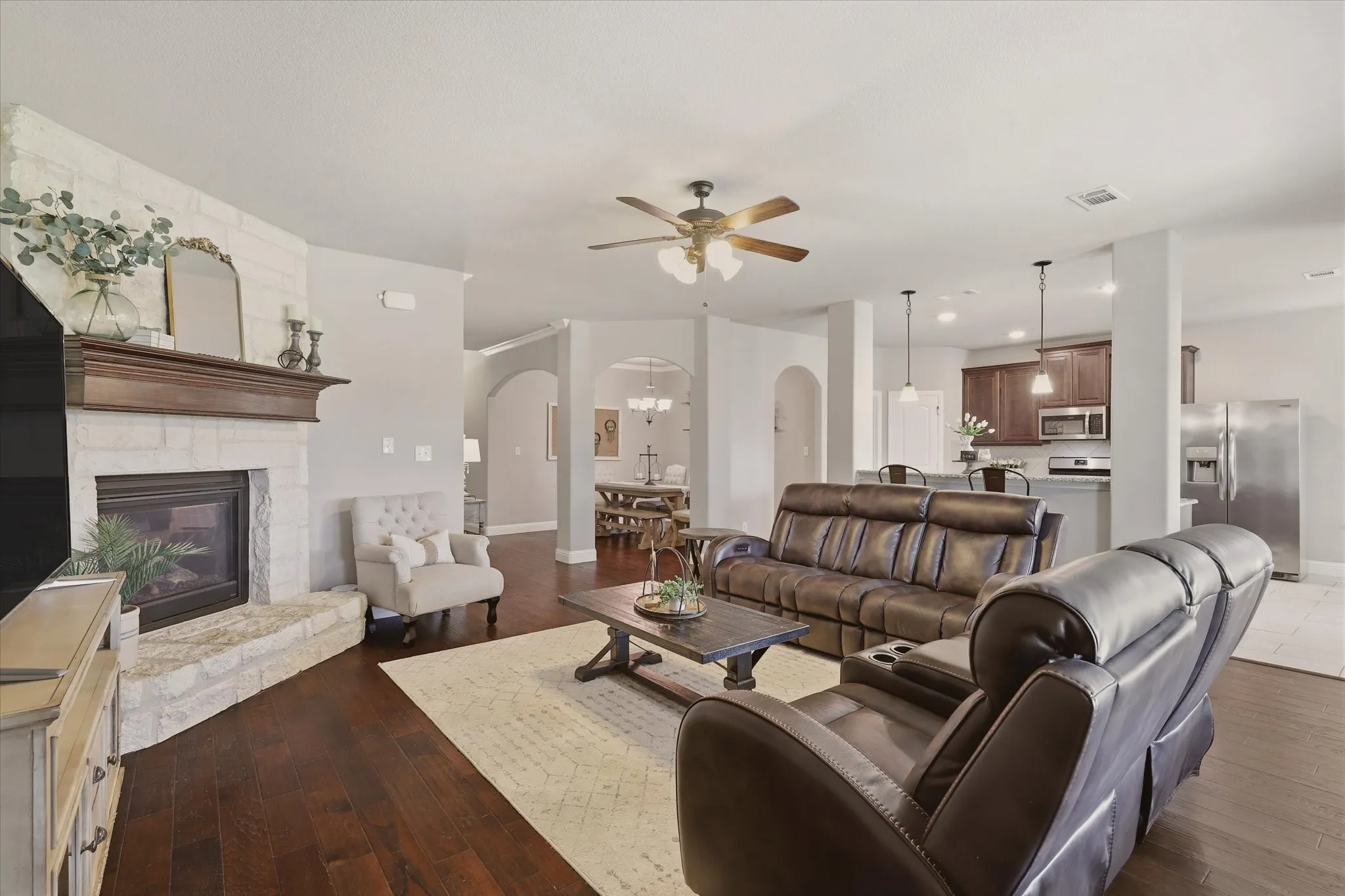 Single Family Residence For Sale in Collin County , 2918 Winchester Avenue, Melissa, Texas 75454, 3 Bedroom, 2 Bathroom, 2 Garage spaces, 1,878 Sqft, built in 2017, mls#21381095, Real Estate Agent in Melissa, Homes For Sale in Collin county, Homes For Sale in Melissa, Realtor in Melissa Texas, Real Estate Brokerage Independent Realty Texas, Luminita Cordes Realtor