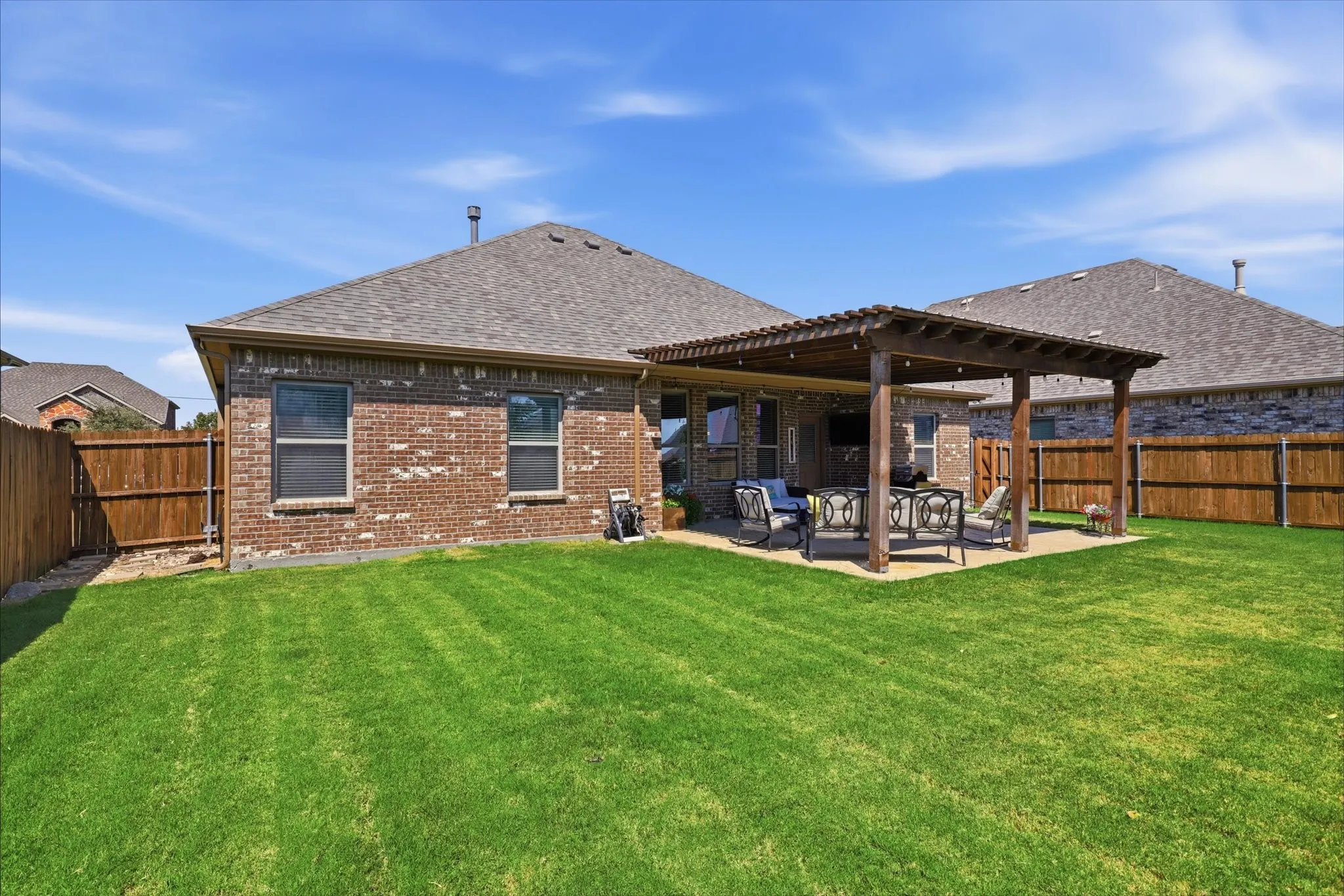 Single Family Residence For Sale in Collin County , 2918 Winchester Avenue, Melissa, Texas 75454, 3 Bedroom, 2 Bathroom, 2 Garage spaces, 1,878 Sqft, built in 2017, mls#21381095, Real Estate Agent in Melissa, Homes For Sale in Collin county, Homes For Sale in Melissa, Realtor in Melissa Texas, Real Estate Brokerage Independent Realty Texas, Luminita Cordes Realtor