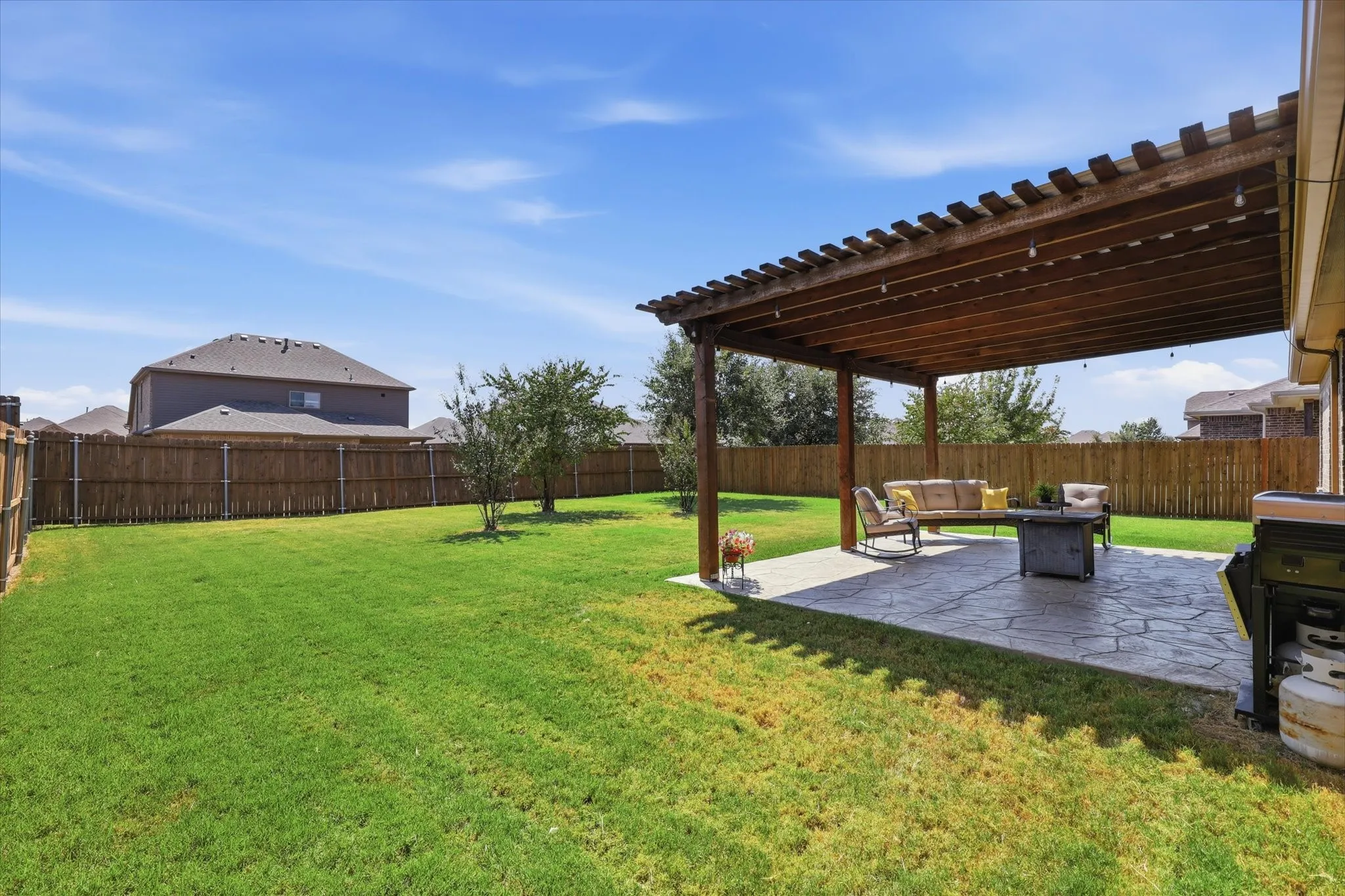 Single Family Residence For Sale in Collin County , 2918 Winchester Avenue, Melissa, Texas 75454, 3 Bedroom, 2 Bathroom, 2 Garage spaces, 1,878 Sqft, built in 2017, mls#21381095, Real Estate Agent in Melissa, Homes For Sale in Collin county, Homes For Sale in Melissa, Realtor in Melissa Texas, Real Estate Brokerage Independent Realty Texas, Luminita Cordes Realtor