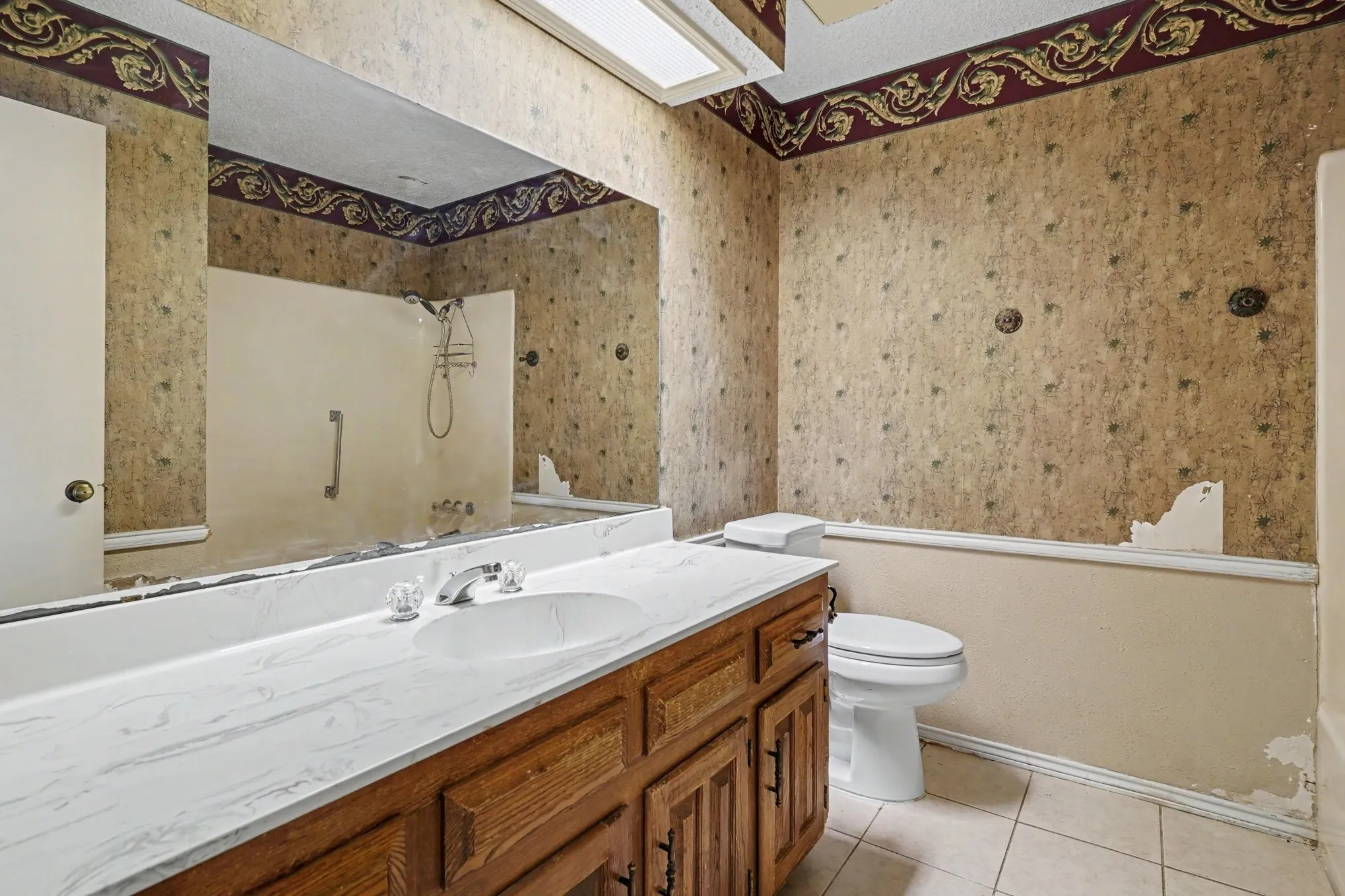 Single Family Residence For Sale in Tarrant County , 17 Oakmont Court, Pantego, Texas 76013, 3 Bedroom, 2 Bathroom, 2 Garage spaces, 1,416 Sqft, built in 1978, mls#21381647, Real Estate Agent in Pantego, Homes For Sale in Tarrant county, Homes For Sale in Pantego, Realtor in Pantego Texas, Real Estate Brokerage Independent Realty Texas, Luminita Cordes Realtor