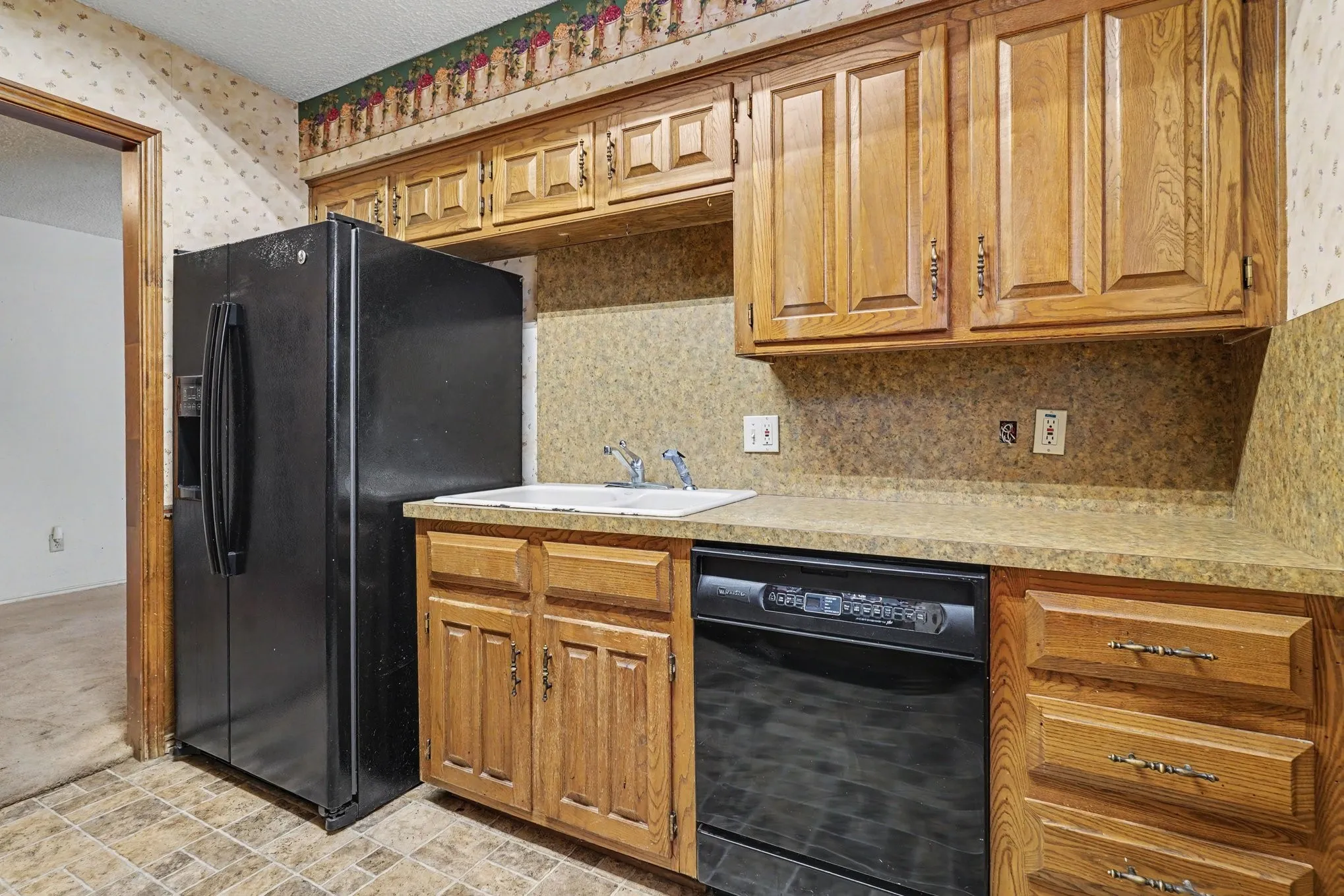 Single Family Residence For Sale in Tarrant County , 17 Oakmont Court, Pantego, Texas 76013, 3 Bedroom, 2 Bathroom, 2 Garage spaces, 1,416 Sqft, built in 1978, mls#21381647, Real Estate Agent in Pantego, Homes For Sale in Tarrant county, Homes For Sale in Pantego, Realtor in Pantego Texas, Real Estate Brokerage Independent Realty Texas, Luminita Cordes Realtor