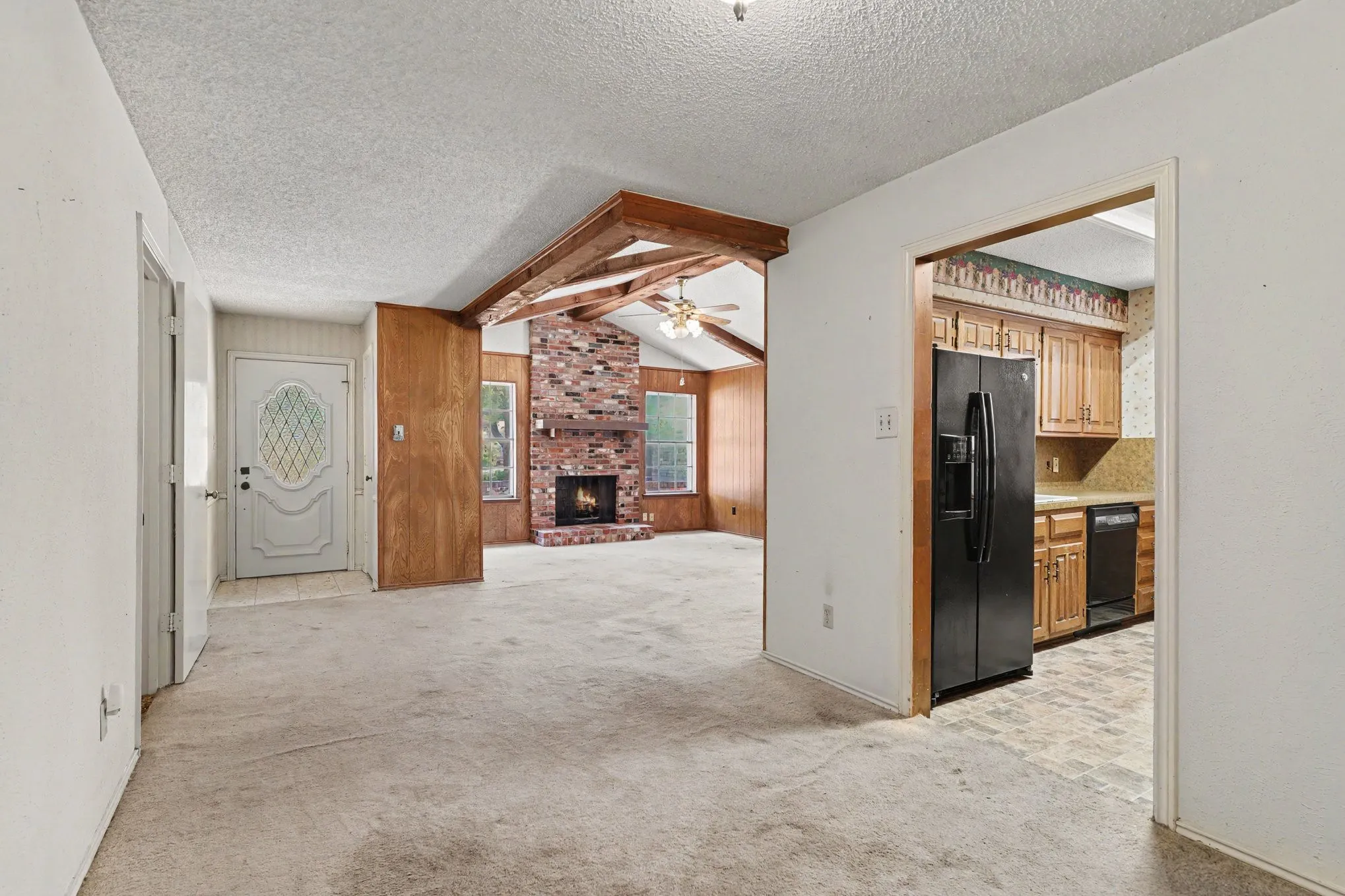 Single Family Residence For Sale in Tarrant County , 17 Oakmont Court, Pantego, Texas 76013, 3 Bedroom, 2 Bathroom, 2 Garage spaces, 1,416 Sqft, built in 1978, mls#21381647, Real Estate Agent in Pantego, Homes For Sale in Tarrant county, Homes For Sale in Pantego, Realtor in Pantego Texas, Real Estate Brokerage Independent Realty Texas, Luminita Cordes Realtor