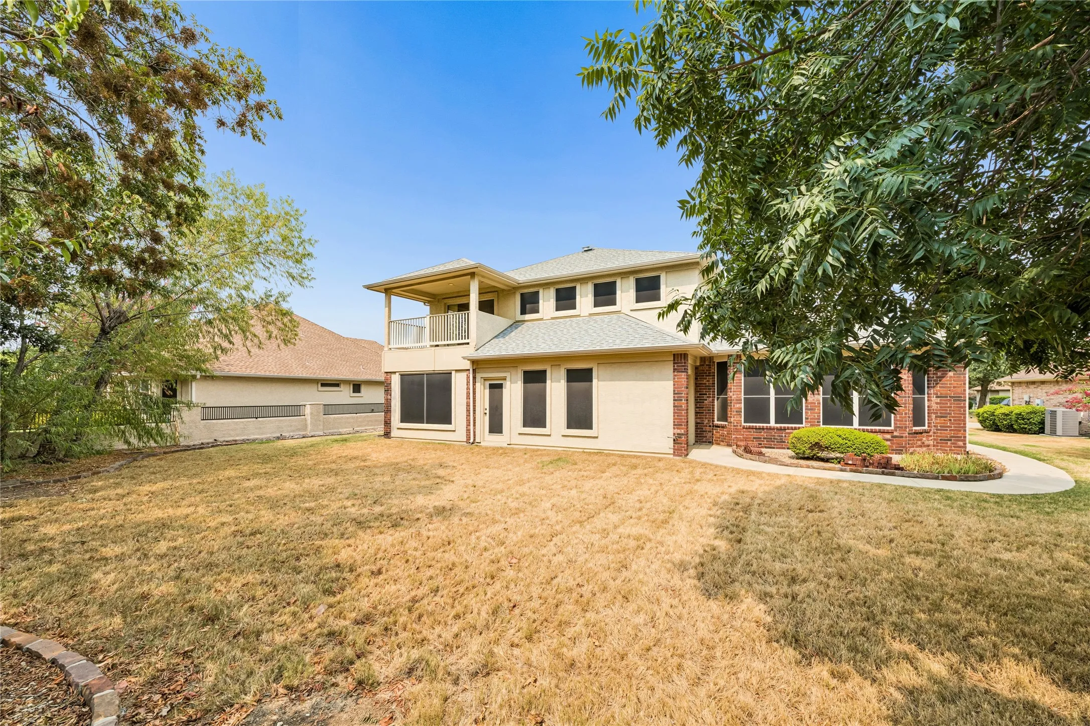 Single Family Residence For Sale in Denton County , 8713 Franklin Drive, Denton, Texas 76207, 3 Bedroom, 3 Bathroom, 2 Garage spaces, 3,220 Sqft, built in 2005, mls#21365975, Real Estate Agent in Denton, Homes For Sale in Denton county, Homes For Sale in Denton, Realtor in Denton Texas, Real Estate Brokerage Independent Realty Texas, Luminita Cordes Realtor