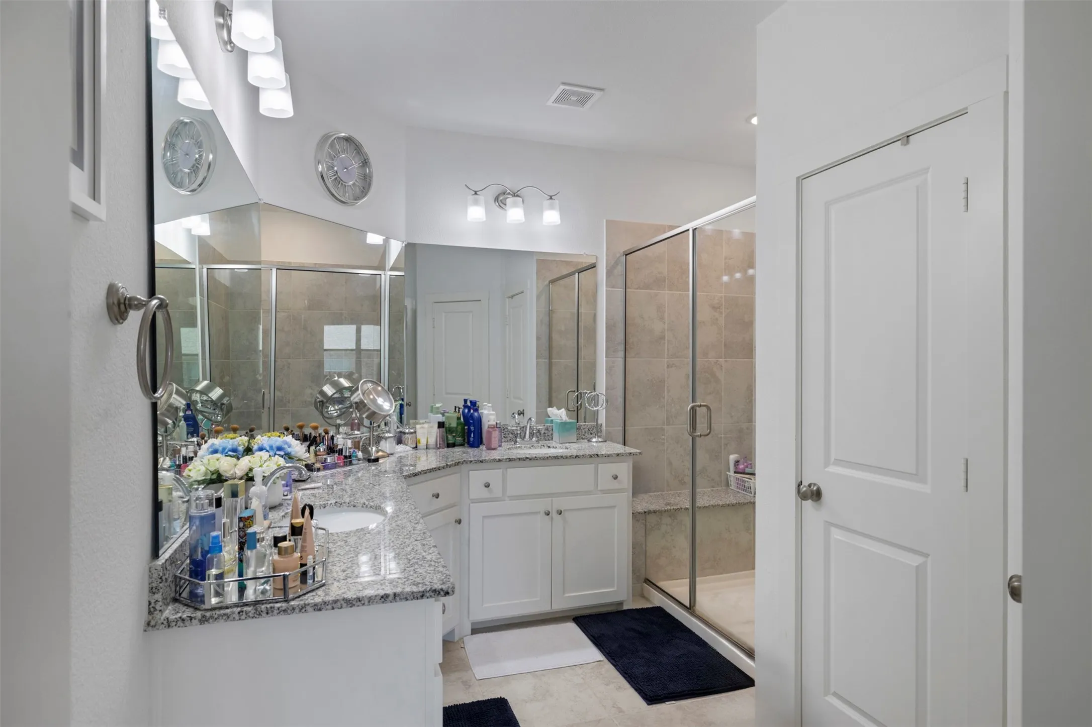 Townhouse For Sale in Tarrant County , 6521 Iron Horse Boulevard, North Richland Hills, Texas 76180, 2 Bedroom, 3 Bathroom, 2 Garage spaces, 1,476 Sqft, built in 2020, mls#21380367, Real Estate Agent in North Richland Hills, Homes For Sale in Tarrant county, Homes For Sale in North Richland Hills, Realtor in North Richland Hills Texas, Real Estate Brokerage Independent Realty Texas, Luminita Cordes Realtor