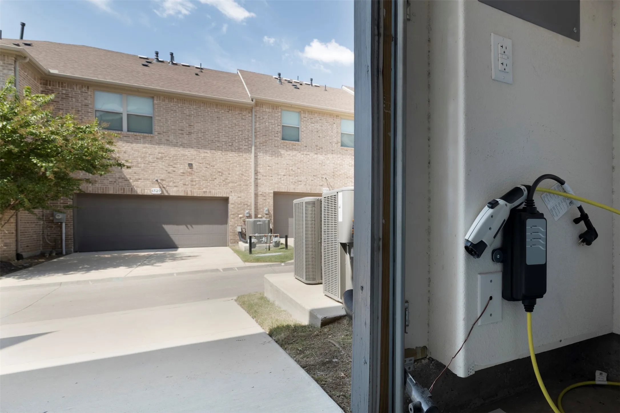 Townhouse For Sale in Tarrant County , 6521 Iron Horse Boulevard, North Richland Hills, Texas 76180, 2 Bedroom, 3 Bathroom, 2 Garage spaces, 1,476 Sqft, built in 2020, mls#21380367, Real Estate Agent in North Richland Hills, Homes For Sale in Tarrant county, Homes For Sale in North Richland Hills, Realtor in North Richland Hills Texas, Real Estate Brokerage Independent Realty Texas, Luminita Cordes Realtor