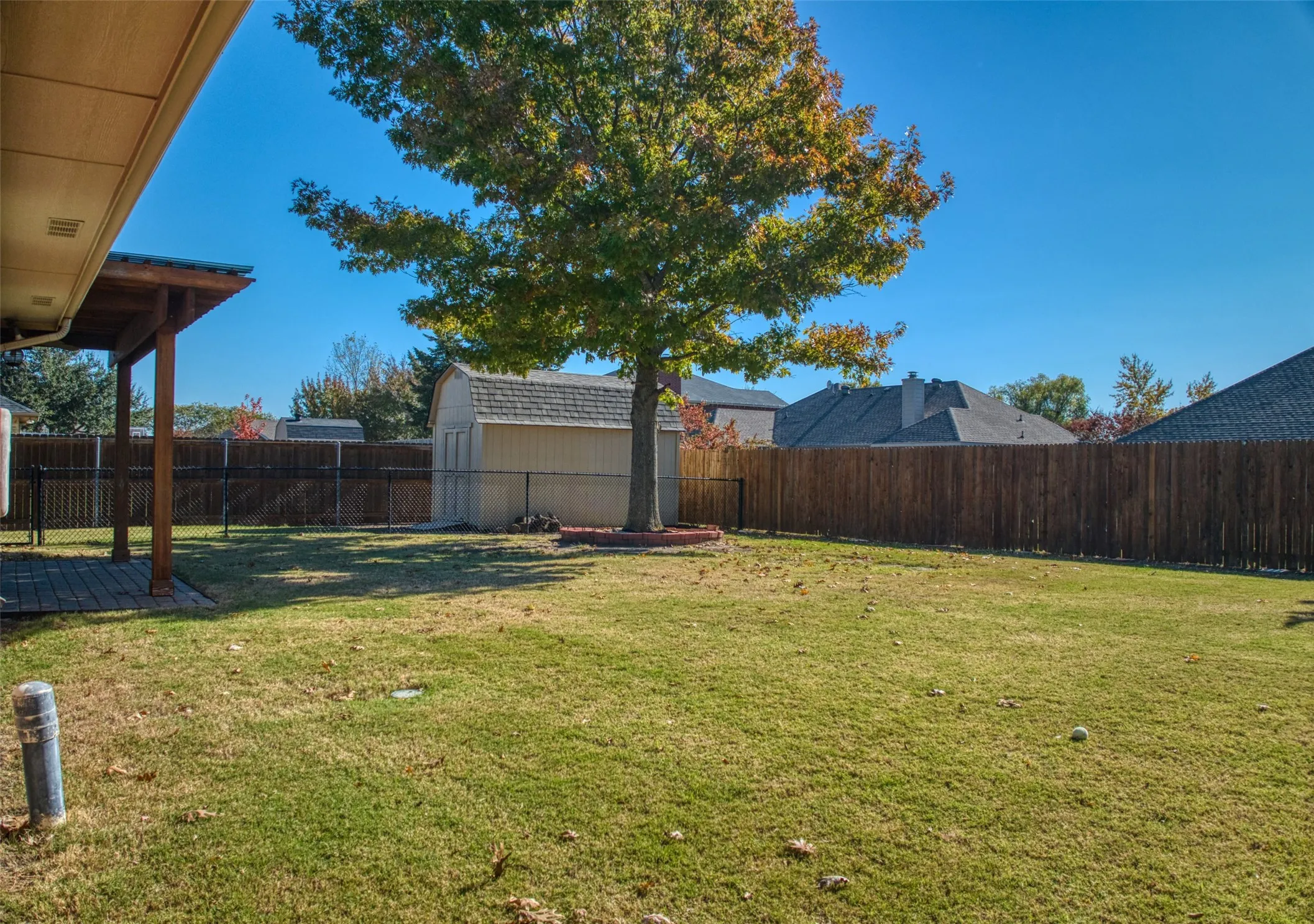 Single Family Residence For Rent in Ellis County , 6218 Cynthia Drive, Midlothian, Texas 76065, 4 Bedroom, 2 Bathroom, 2 Garage spaces, 1,666 Sqft, built in 2003, mls#21381675, Real Estate Agent in Midlothian, Homes For Rent in Ellis county, Homes For Rent in Midlothian, Realtor in Midlothian Texas, Real Estate Brokerage Independent Realty Texas, Luminita Cordes Realtor