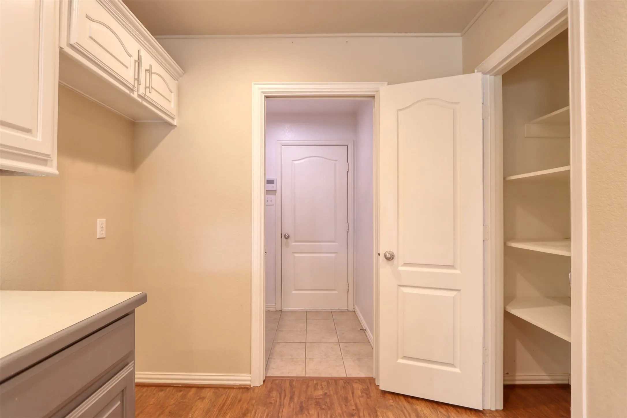 Single Family Residence For Rent in Ellis County , 6218 Cynthia Drive, Midlothian, Texas 76065, 4 Bedroom, 2 Bathroom, 2 Garage spaces, 1,666 Sqft, built in 2003, mls#21381675, Real Estate Agent in Midlothian, Homes For Rent in Ellis county, Homes For Rent in Midlothian, Realtor in Midlothian Texas, Real Estate Brokerage Independent Realty Texas, Luminita Cordes Realtor