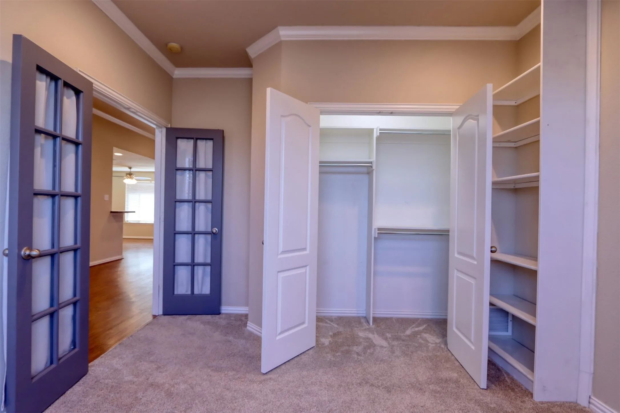 Single Family Residence For Rent in Ellis County , 6218 Cynthia Drive, Midlothian, Texas 76065, 4 Bedroom, 2 Bathroom, 2 Garage spaces, 1,666 Sqft, built in 2003, mls#21381675, Real Estate Agent in Midlothian, Homes For Rent in Ellis county, Homes For Rent in Midlothian, Realtor in Midlothian Texas, Real Estate Brokerage Independent Realty Texas, Luminita Cordes Realtor