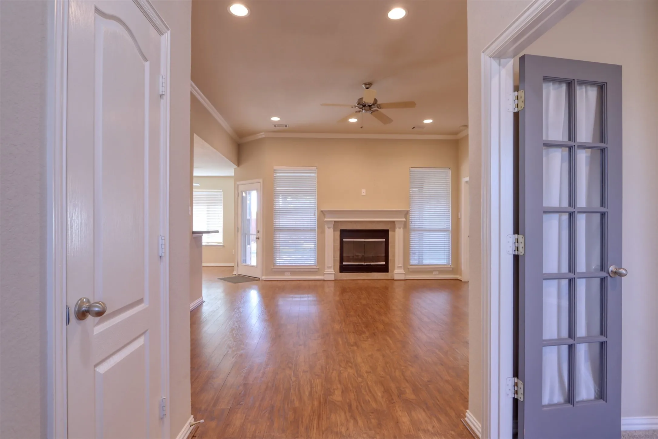 Single Family Residence For Rent in Ellis County , 6218 Cynthia Drive, Midlothian, Texas 76065, 4 Bedroom, 2 Bathroom, 2 Garage spaces, 1,666 Sqft, built in 2003, mls#21381675, Real Estate Agent in Midlothian, Homes For Rent in Ellis county, Homes For Rent in Midlothian, Realtor in Midlothian Texas, Real Estate Brokerage Independent Realty Texas, Luminita Cordes Realtor