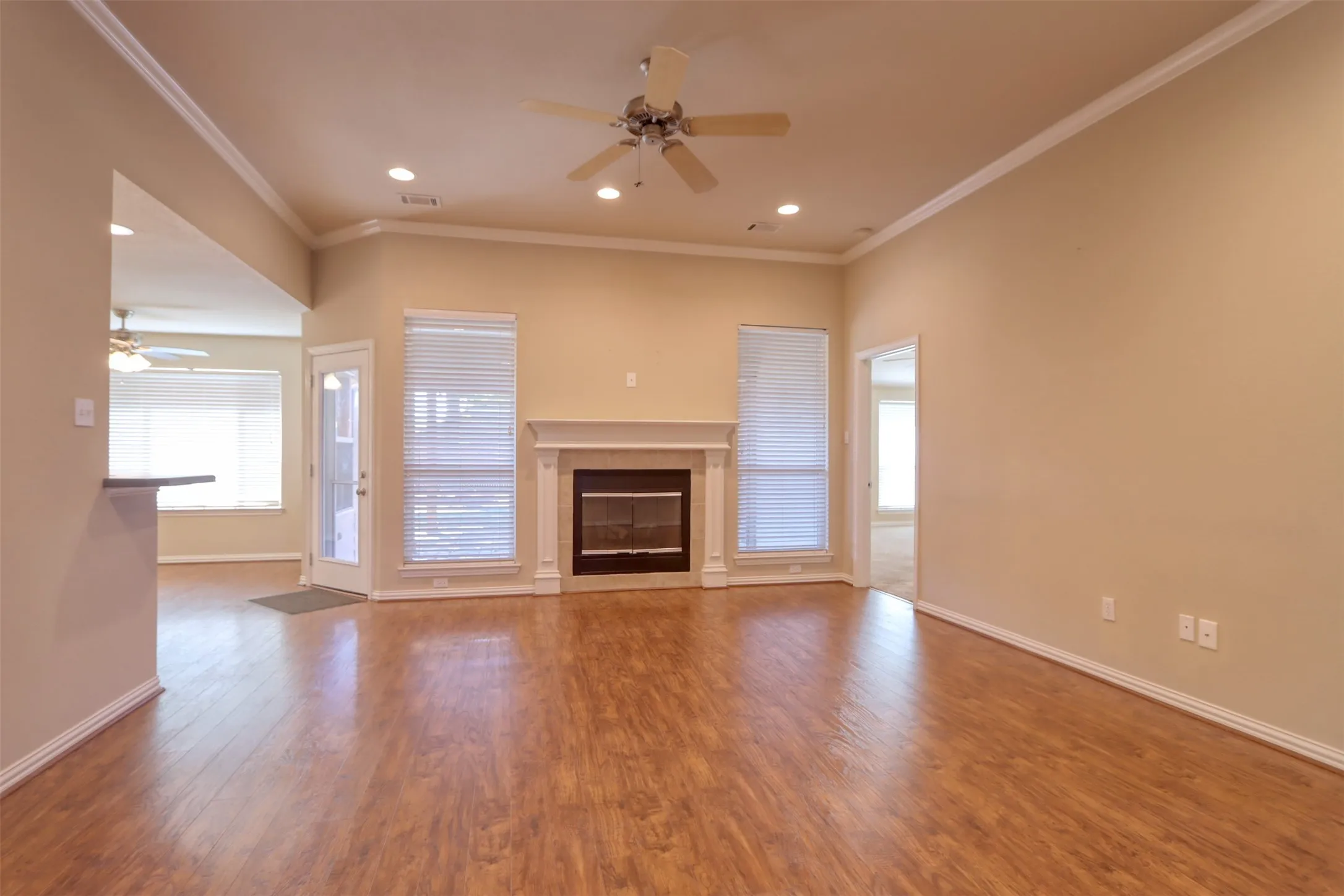 Single Family Residence For Rent in Ellis County , 6218 Cynthia Drive, Midlothian, Texas 76065, 4 Bedroom, 2 Bathroom, 2 Garage spaces, 1,666 Sqft, built in 2003, mls#21381675, Real Estate Agent in Midlothian, Homes For Rent in Ellis county, Homes For Rent in Midlothian, Realtor in Midlothian Texas, Real Estate Brokerage Independent Realty Texas, Luminita Cordes Realtor