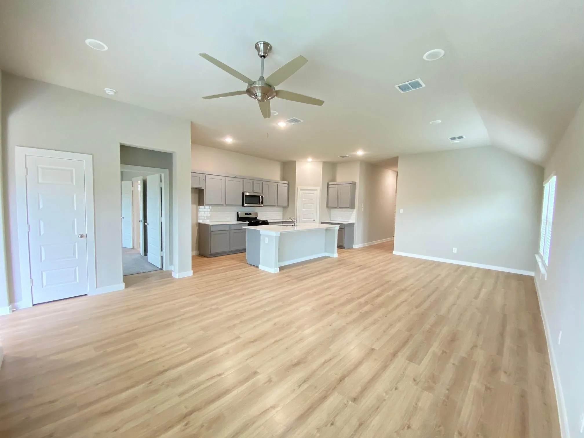 Single Family Residence For Rent in Kaufman County , 118 Mandarin Street, Forney, Texas 75126, 4 Bedroom, 2 Bathroom, 2 Garage spaces, 1,885 Sqft, built in 2023, mls#21381682, Real Estate Agent in Forney, Homes For Rent in Kaufman county, Homes For Rent in Forney, Realtor in Forney Texas, Real Estate Brokerage Independent Realty Texas, Luminita Cordes Realtor