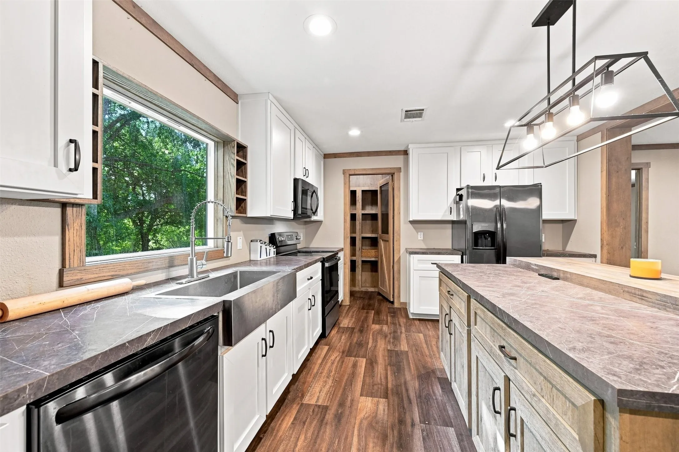 Mobile Home For Sale in Grayson County , 274 N Washburn Road, Bells, Texas 75414, 4 Bedroom, 2 Bathroom, Garage spaces, 1,768 Sqft, built in 2019, mls#21370007, Real Estate Agent in Bells, Homes For Sale in Grayson county, Homes For Sale in Bells, Realtor in Bells Texas, Real Estate Brokerage Independent Realty Texas, Luminita Cordes Realtor