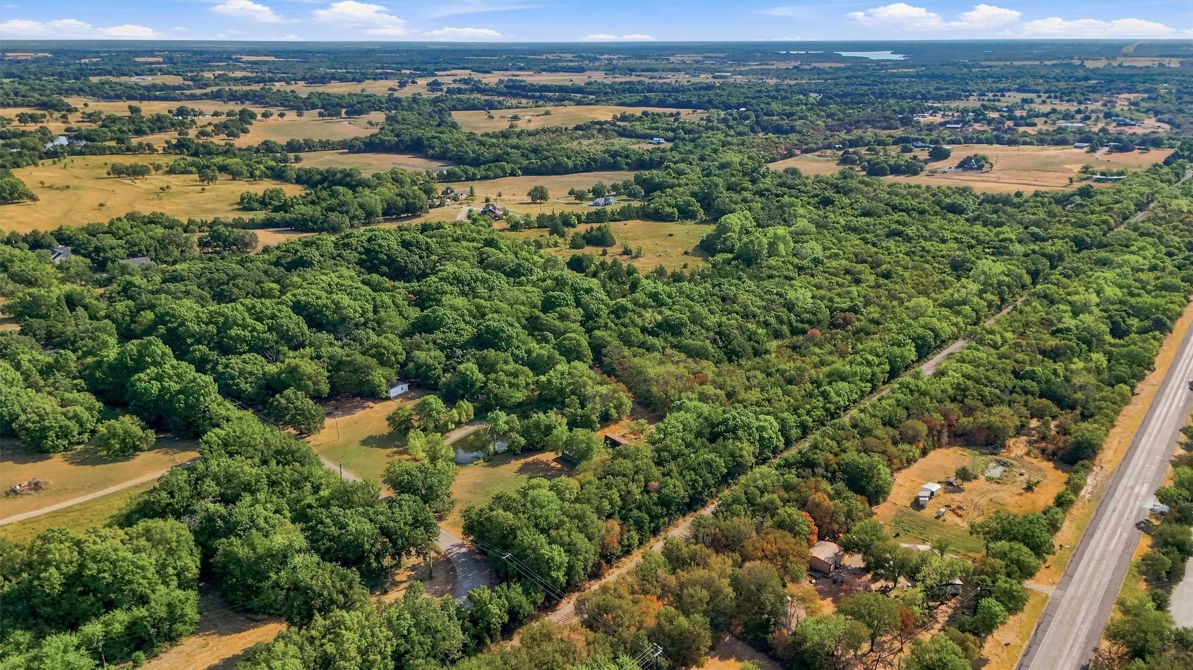 Mobile Home For Sale in Grayson County , 274 N Washburn Road, Bells, Texas 75414, 4 Bedroom, 2 Bathroom, Garage spaces, 1,768 Sqft, built in 2019, mls#21370007, Real Estate Agent in Bells, Homes For Sale in Grayson county, Homes For Sale in Bells, Realtor in Bells Texas, Real Estate Brokerage Independent Realty Texas, Luminita Cordes Realtor