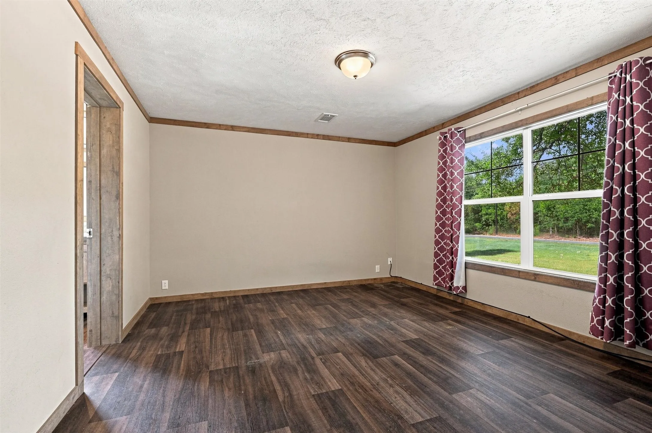 Mobile Home For Sale in Grayson County , 274 N Washburn Road, Bells, Texas 75414, 4 Bedroom, 2 Bathroom, Garage spaces, 1,768 Sqft, built in 2019, mls#21370007, Real Estate Agent in Bells, Homes For Sale in Grayson county, Homes For Sale in Bells, Realtor in Bells Texas, Real Estate Brokerage Independent Realty Texas, Luminita Cordes Realtor
