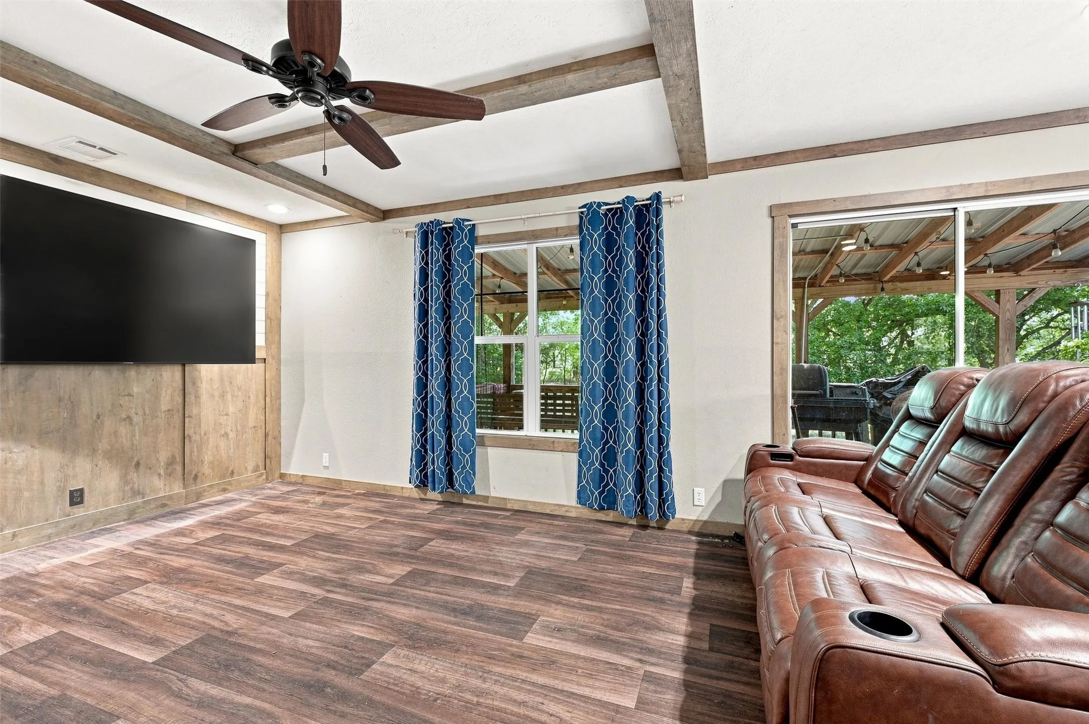 Mobile Home For Sale in Grayson County , 274 N Washburn Road, Bells, Texas 75414, 4 Bedroom, 2 Bathroom, Garage spaces, 1,768 Sqft, built in 2019, mls#21370007, Real Estate Agent in Bells, Homes For Sale in Grayson county, Homes For Sale in Bells, Realtor in Bells Texas, Real Estate Brokerage Independent Realty Texas, Luminita Cordes Realtor