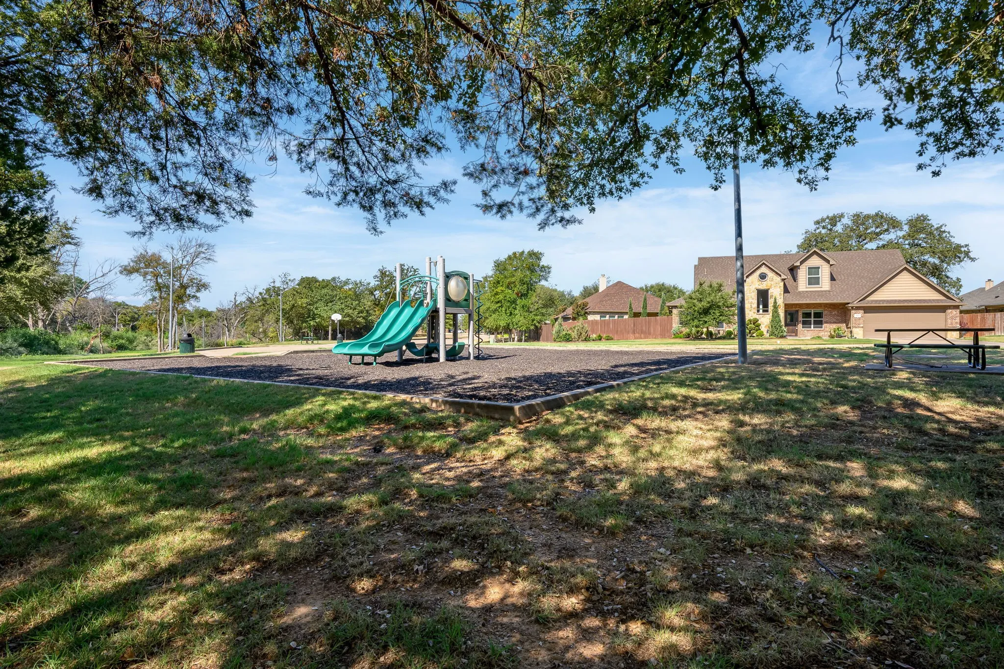 Single Family Residence For Sale in Hood County , 305 Donna Circle, Granbury, Texas 76049, 3 Bedroom, 3 Bathroom, 2 Garage spaces, 1,749 Sqft, built in 2018, mls#21373988, Real Estate Agent in Granbury, Homes For Sale in Hood county, Homes For Sale in Granbury, Realtor in Granbury Texas, Real Estate Brokerage Independent Realty Texas, Luminita Cordes Realtor