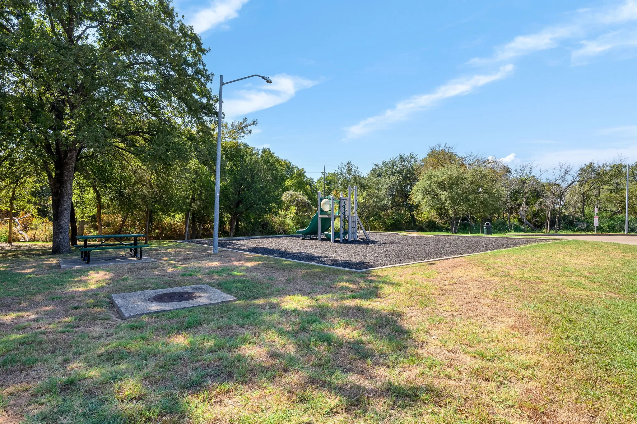 Single Family Residence For Sale in Hood County , 305 Donna Circle, Granbury, Texas 76049, 3 Bedroom, 3 Bathroom, 2 Garage spaces, 1,749 Sqft, built in 2018, mls#21373988, Real Estate Agent in Granbury, Homes For Sale in Hood county, Homes For Sale in Granbury, Realtor in Granbury Texas, Real Estate Brokerage Independent Realty Texas, Luminita Cordes Realtor