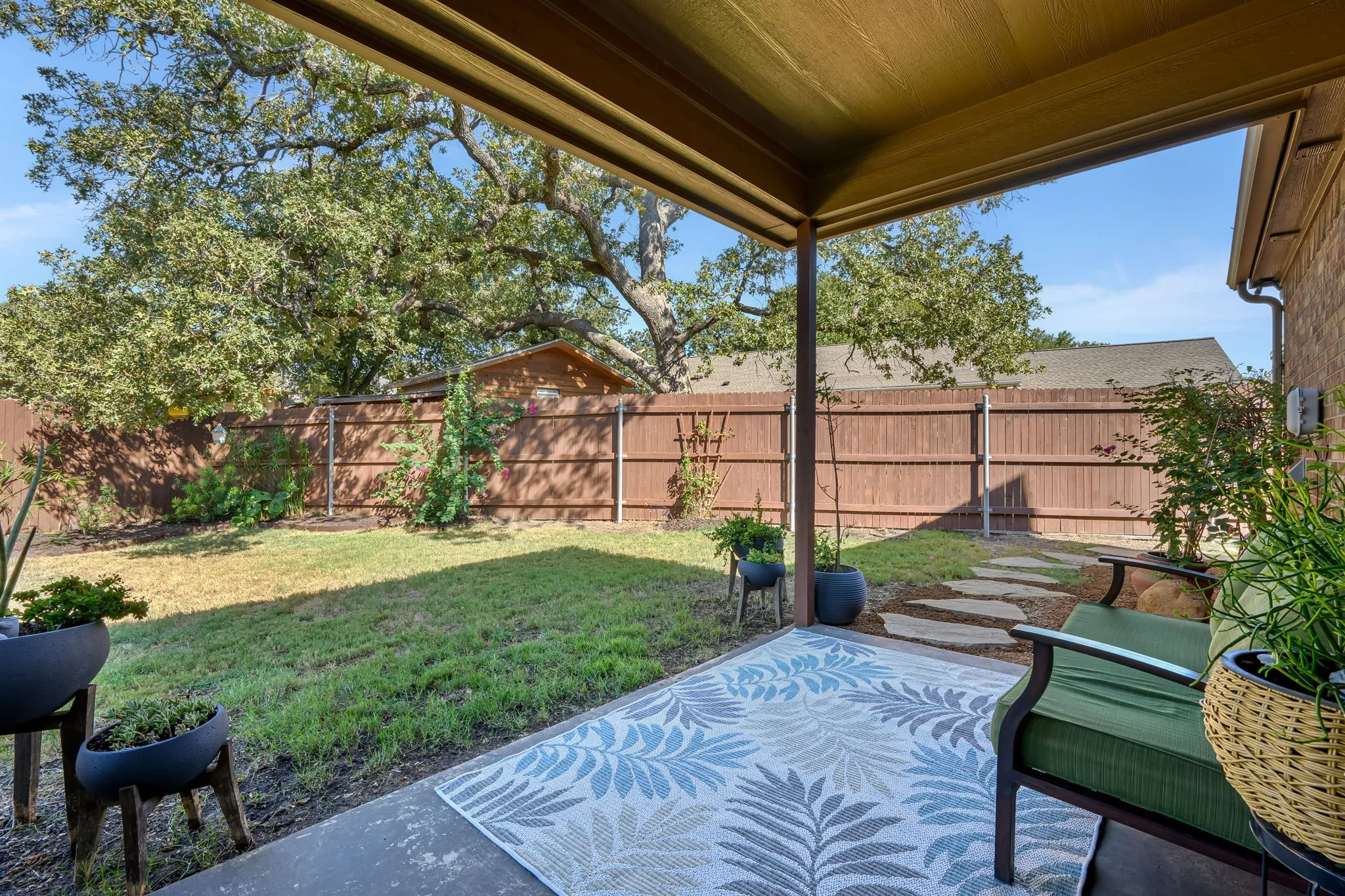 Single Family Residence For Sale in Hood County , 305 Donna Circle, Granbury, Texas 76049, 3 Bedroom, 3 Bathroom, 2 Garage spaces, 1,749 Sqft, built in 2018, mls#21373988, Real Estate Agent in Granbury, Homes For Sale in Hood county, Homes For Sale in Granbury, Realtor in Granbury Texas, Real Estate Brokerage Independent Realty Texas, Luminita Cordes Realtor