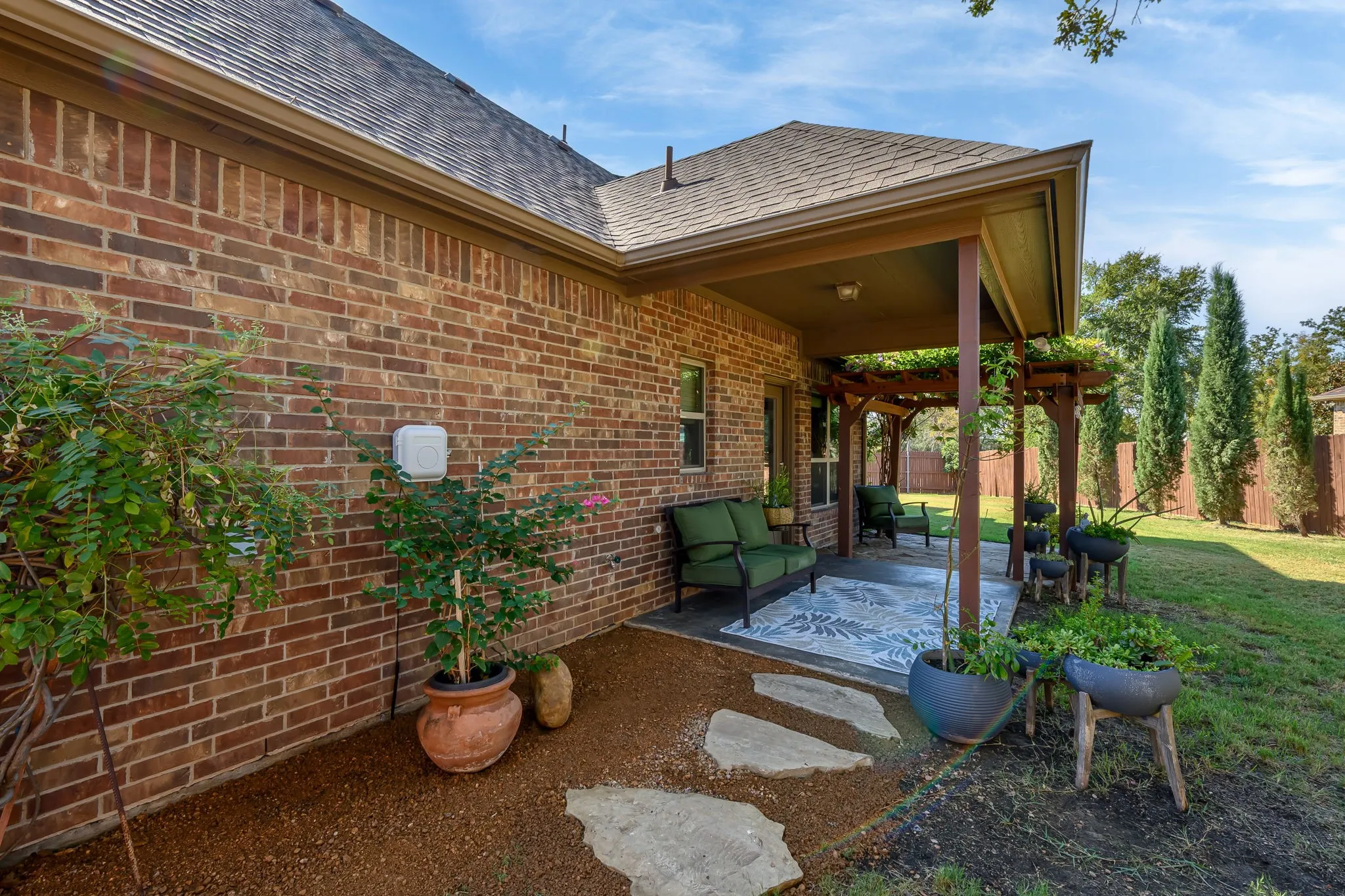 Single Family Residence For Sale in Hood County , 305 Donna Circle, Granbury, Texas 76049, 3 Bedroom, 3 Bathroom, 2 Garage spaces, 1,749 Sqft, built in 2018, mls#21373988, Real Estate Agent in Granbury, Homes For Sale in Hood county, Homes For Sale in Granbury, Realtor in Granbury Texas, Real Estate Brokerage Independent Realty Texas, Luminita Cordes Realtor