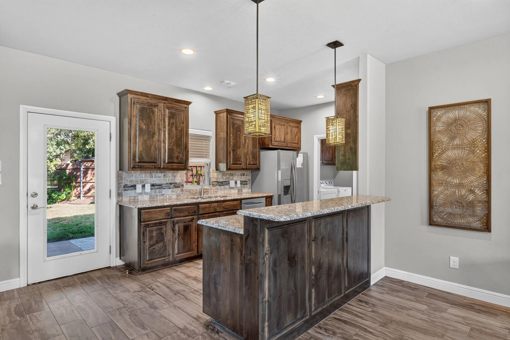 Single Family Residence For Sale in Hood County , 305 Donna Circle, Granbury, Texas 76049, 3 Bedroom, 3 Bathroom, 2 Garage spaces, 1,749 Sqft, built in 2018, mls#21373988, Real Estate Agent in Granbury, Homes For Sale in Hood county, Homes For Sale in Granbury, Realtor in Granbury Texas, Real Estate Brokerage Independent Realty Texas, Luminita Cordes Realtor
