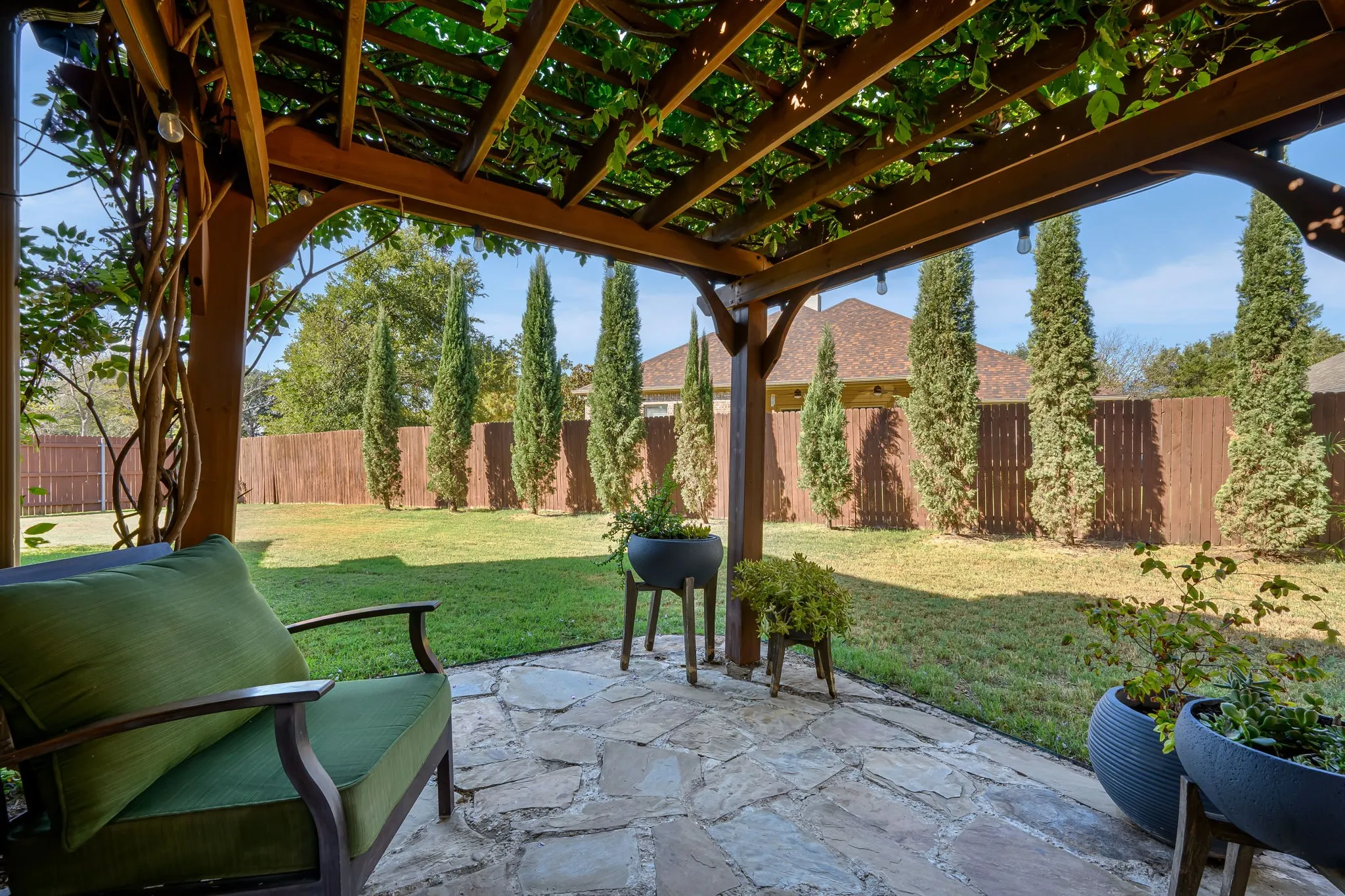 Single Family Residence For Sale in Hood County , 305 Donna Circle, Granbury, Texas 76049, 3 Bedroom, 3 Bathroom, 2 Garage spaces, 1,749 Sqft, built in 2018, mls#21373988, Real Estate Agent in Granbury, Homes For Sale in Hood county, Homes For Sale in Granbury, Realtor in Granbury Texas, Real Estate Brokerage Independent Realty Texas, Luminita Cordes Realtor