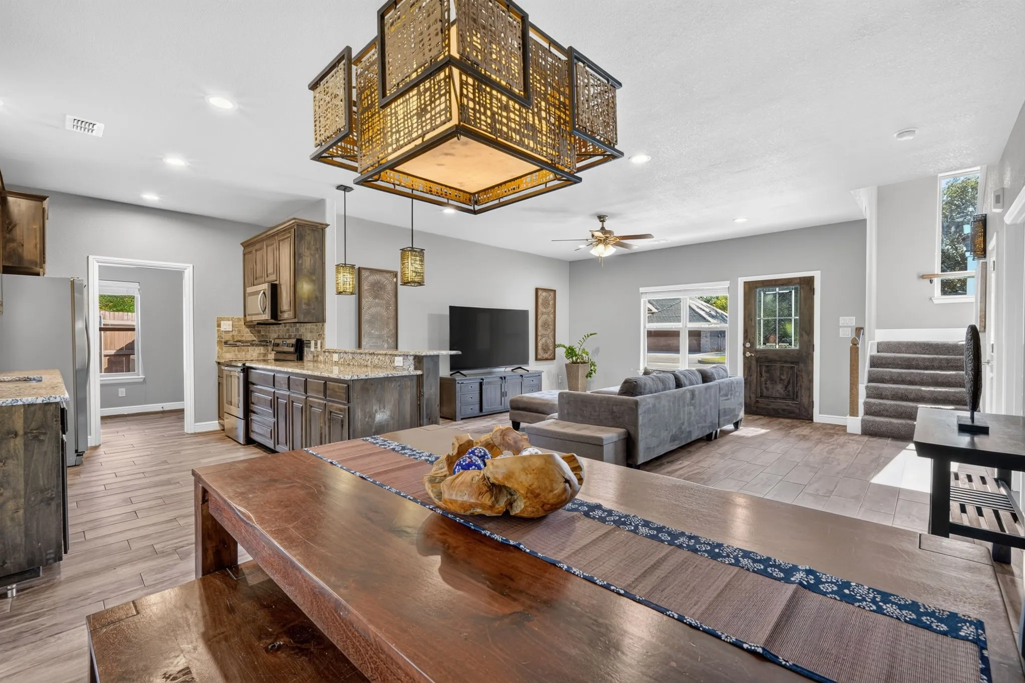 Single Family Residence For Sale in Hood County , 305 Donna Circle, Granbury, Texas 76049, 3 Bedroom, 3 Bathroom, 2 Garage spaces, 1,749 Sqft, built in 2018, mls#21373988, Real Estate Agent in Granbury, Homes For Sale in Hood county, Homes For Sale in Granbury, Realtor in Granbury Texas, Real Estate Brokerage Independent Realty Texas, Luminita Cordes Realtor