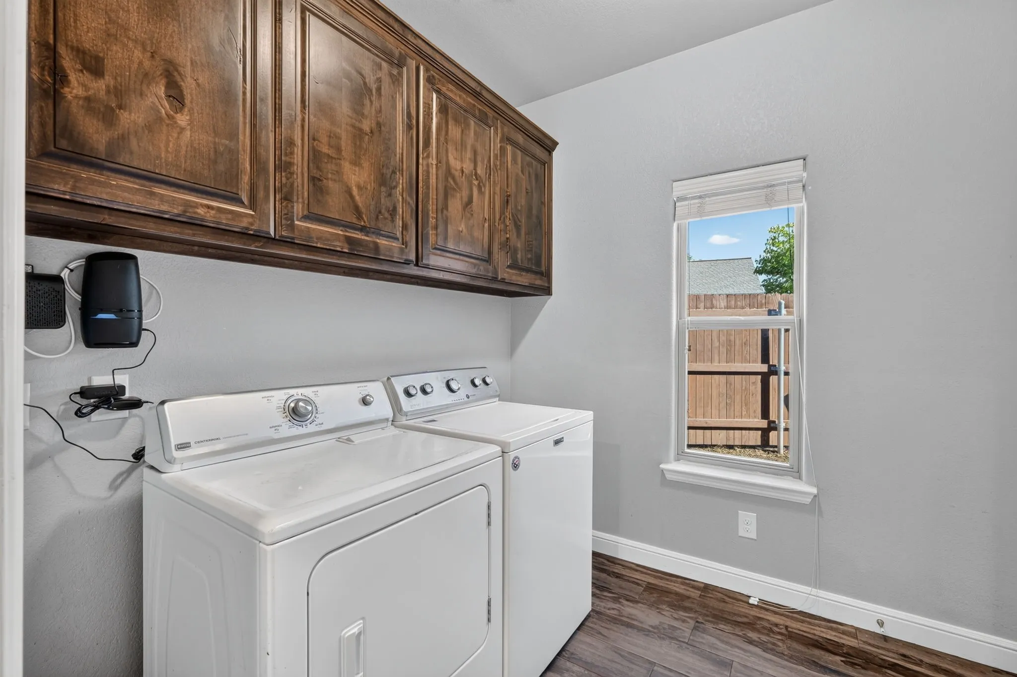 Single Family Residence For Sale in Hood County , 305 Donna Circle, Granbury, Texas 76049, 3 Bedroom, 3 Bathroom, 2 Garage spaces, 1,749 Sqft, built in 2018, mls#21373988, Real Estate Agent in Granbury, Homes For Sale in Hood county, Homes For Sale in Granbury, Realtor in Granbury Texas, Real Estate Brokerage Independent Realty Texas, Luminita Cordes Realtor