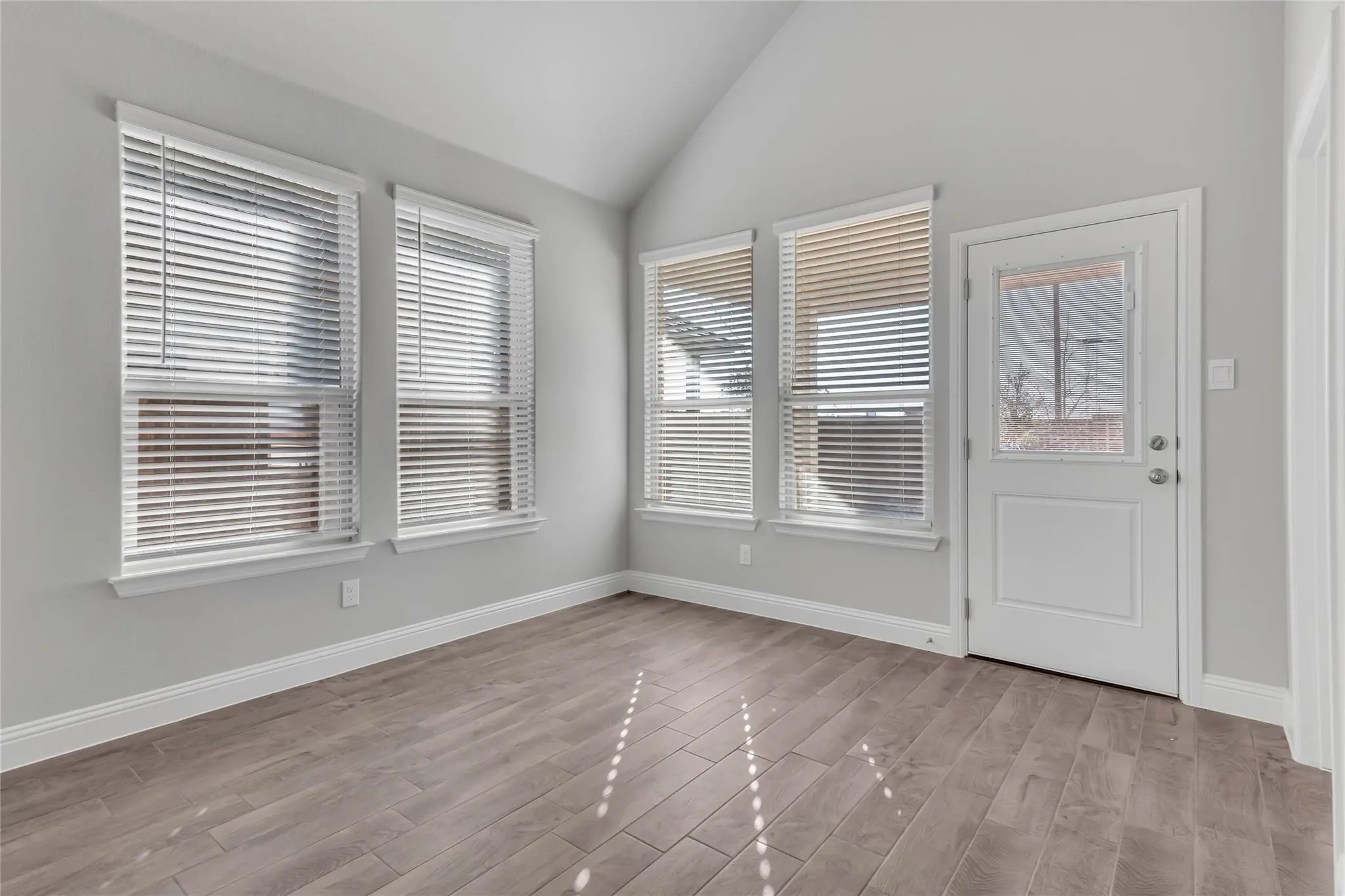 Single Family Residence For Rent in Tarrant County , 4804 Dewy Rose Lane, Fort Worth, Texas 76244, 4 Bedroom, 2 Bathroom, 2 Garage spaces, 1,808 Sqft, built in 2023, mls#21381690, Real Estate Agent in Fort Worth, Homes For Rent in Tarrant county, Homes For Rent in Fort Worth, Realtor in Fort Worth Texas, Real Estate Brokerage Independent Realty Texas, Luminita Cordes Realtor