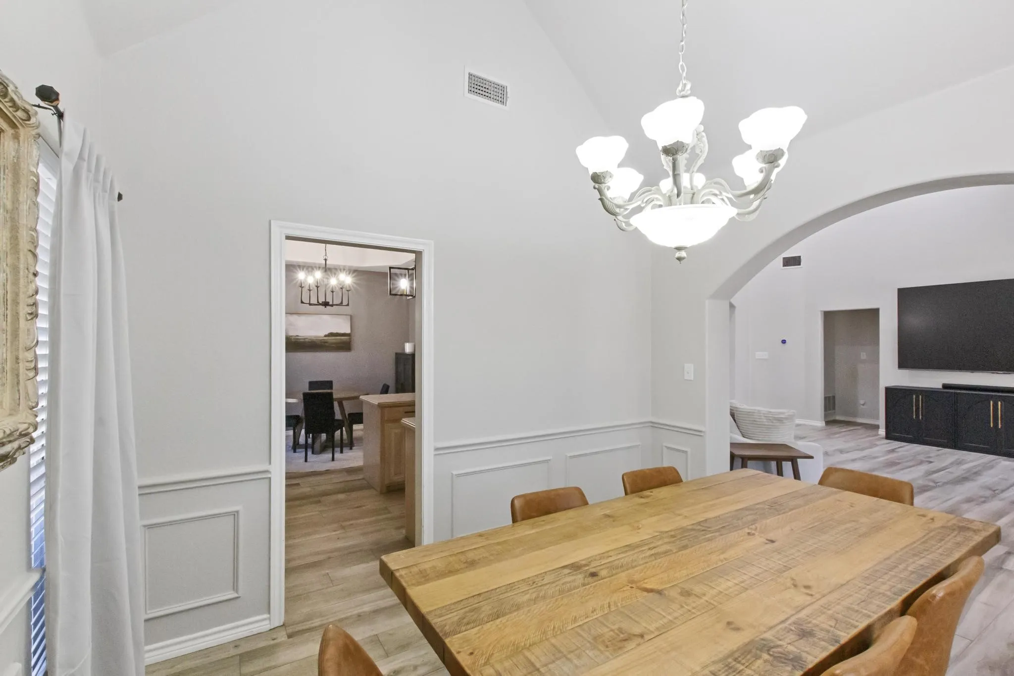 Single Family Residence For Sale in Denton County , 417 Valley View Lane, Krum, Texas 76249, 3 Bedroom, 2 Bathroom, 2 Garage spaces, 1,856 Sqft, built in 2002, mls#21362852, Real Estate Agent in Krum, Homes For Sale in Denton county, Homes For Sale in Krum, Realtor in Krum Texas, Real Estate Brokerage Independent Realty Texas, Luminita Cordes Realtor