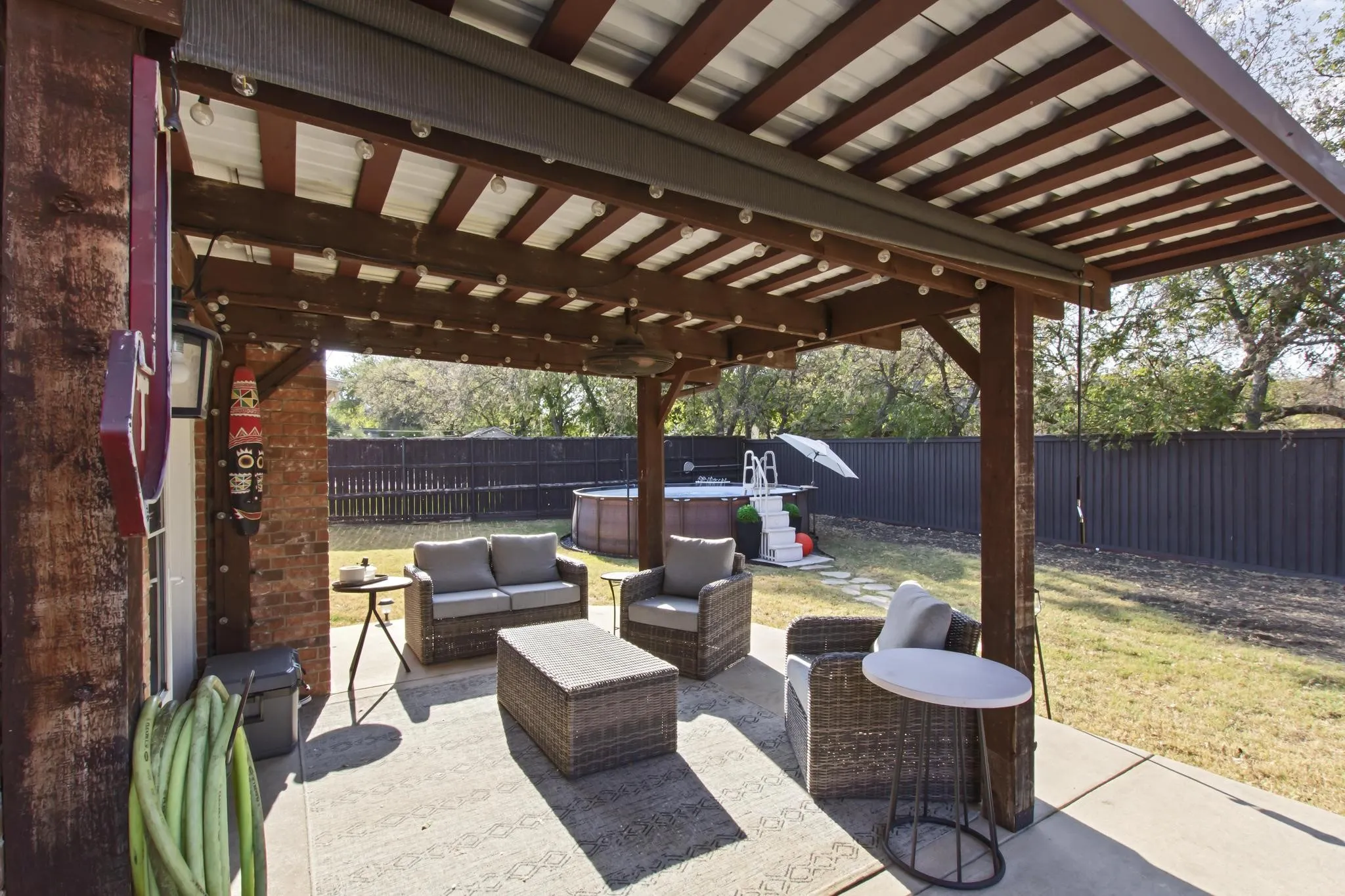 Single Family Residence For Sale in Denton County , 417 Valley View Lane, Krum, Texas 76249, 3 Bedroom, 2 Bathroom, 2 Garage spaces, 1,856 Sqft, built in 2002, mls#21362852, Real Estate Agent in Krum, Homes For Sale in Denton county, Homes For Sale in Krum, Realtor in Krum Texas, Real Estate Brokerage Independent Realty Texas, Luminita Cordes Realtor