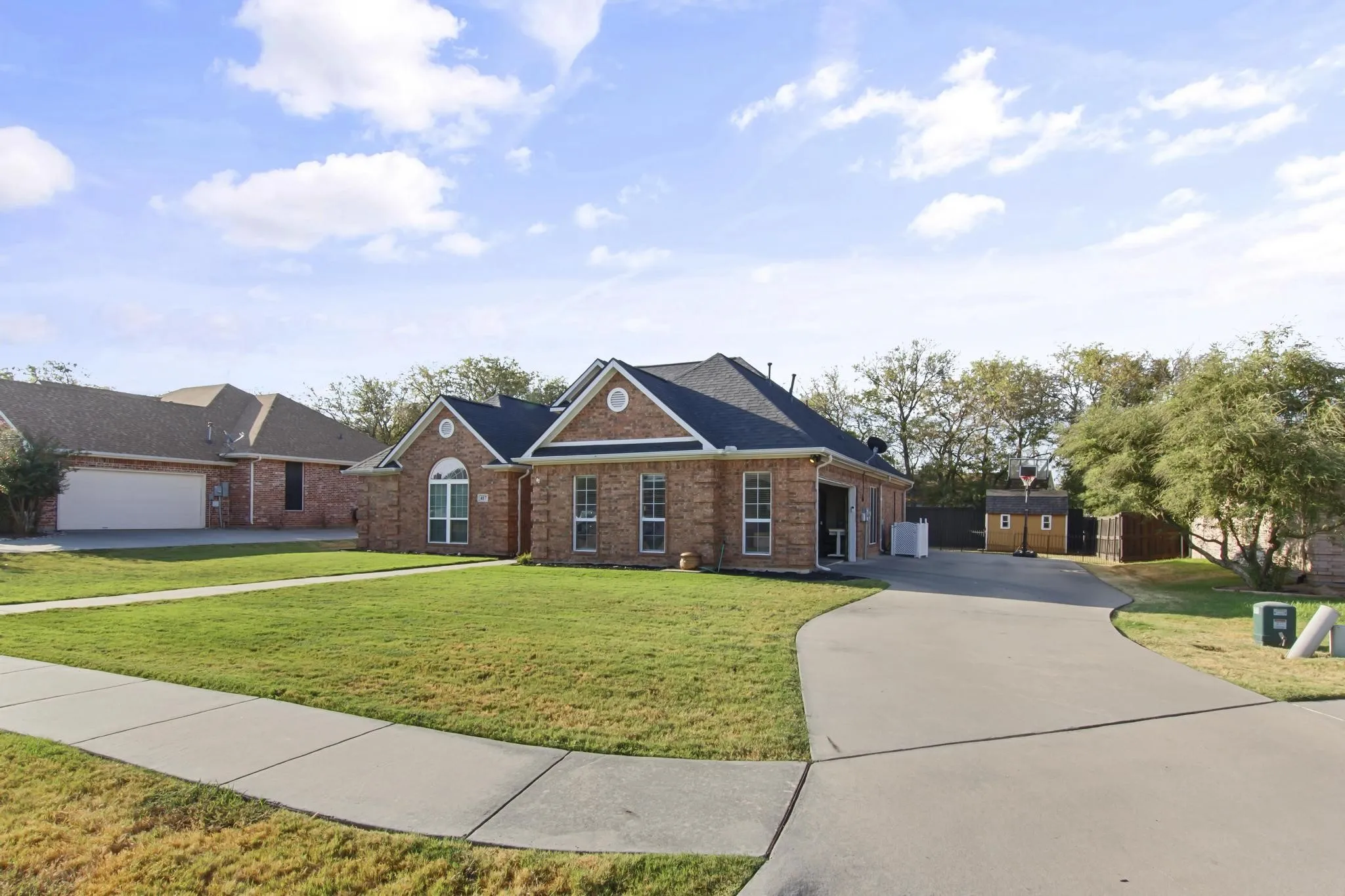 Single Family Residence For Sale in Denton County , 417 Valley View Lane, Krum, Texas 76249, 3 Bedroom, 2 Bathroom, 2 Garage spaces, 1,856 Sqft, built in 2002, mls#21362852, Real Estate Agent in Krum, Homes For Sale in Denton county, Homes For Sale in Krum, Realtor in Krum Texas, Real Estate Brokerage Independent Realty Texas, Luminita Cordes Realtor