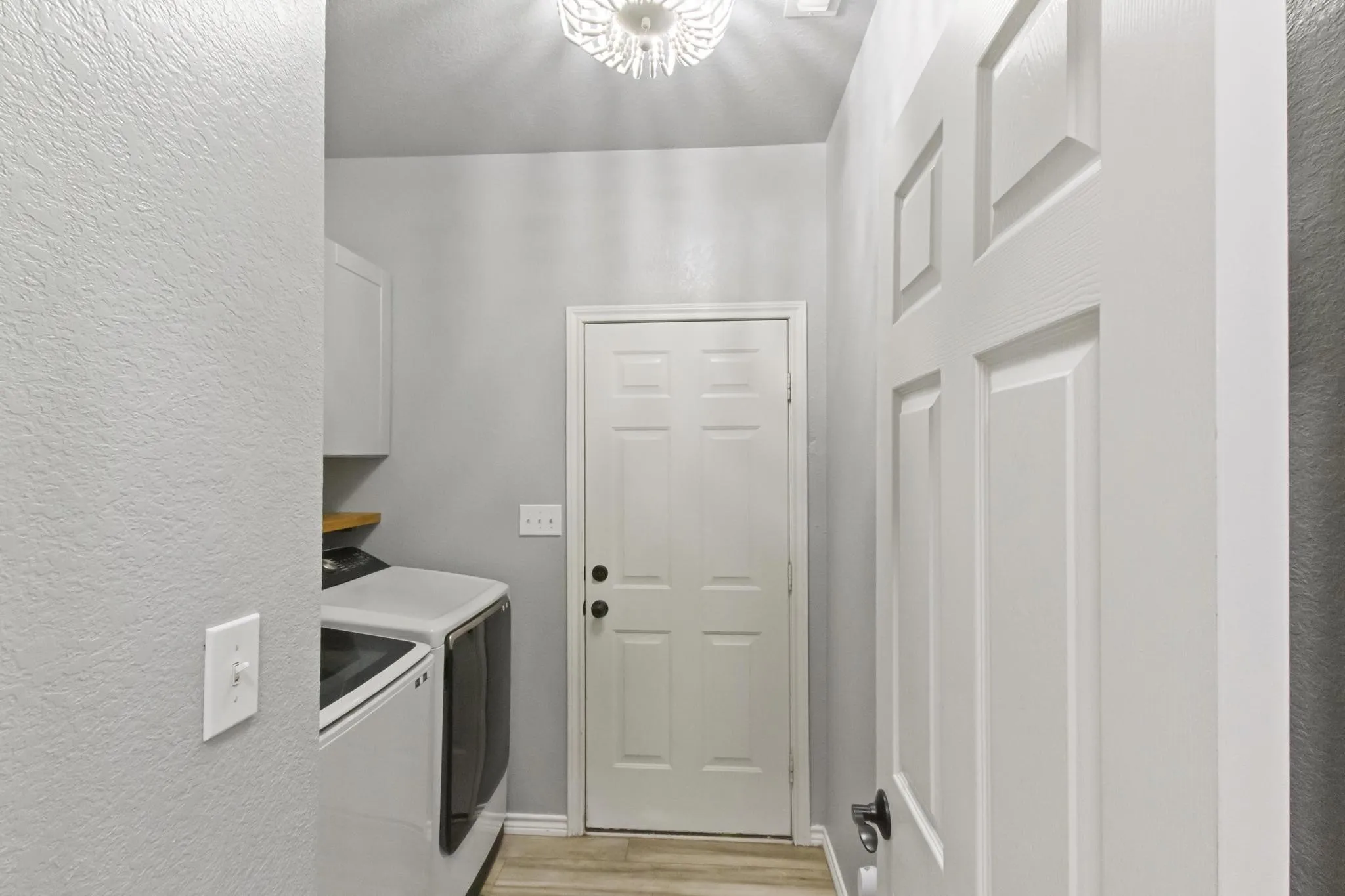Single Family Residence For Sale in Denton County , 417 Valley View Lane, Krum, Texas 76249, 3 Bedroom, 2 Bathroom, 2 Garage spaces, 1,856 Sqft, built in 2002, mls#21362852, Real Estate Agent in Krum, Homes For Sale in Denton county, Homes For Sale in Krum, Realtor in Krum Texas, Real Estate Brokerage Independent Realty Texas, Luminita Cordes Realtor