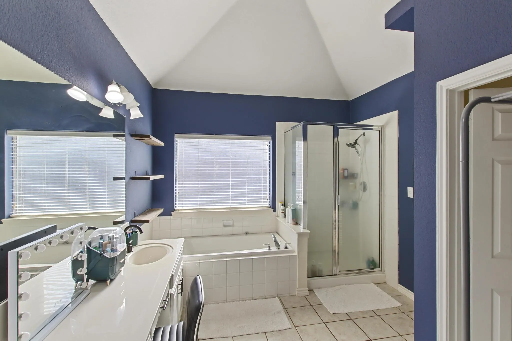 Single Family Residence For Sale in Denton County , 417 Valley View Lane, Krum, Texas 76249, 3 Bedroom, 2 Bathroom, 2 Garage spaces, 1,856 Sqft, built in 2002, mls#21362852, Real Estate Agent in Krum, Homes For Sale in Denton county, Homes For Sale in Krum, Realtor in Krum Texas, Real Estate Brokerage Independent Realty Texas, Luminita Cordes Realtor