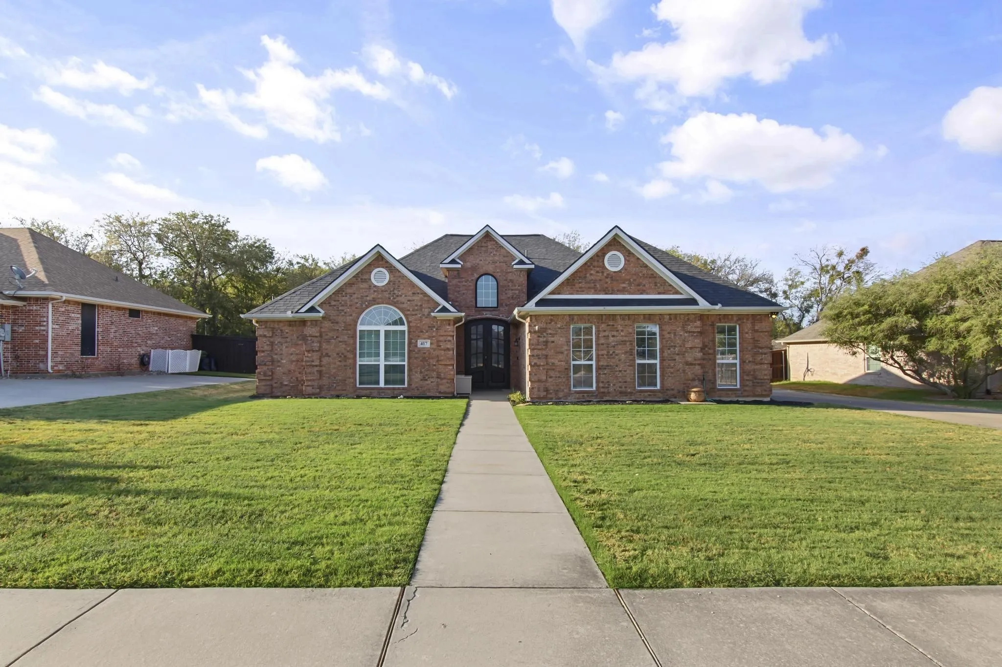 Single Family Residence For Sale in Denton County , 417 Valley View Lane, Krum, Texas 76249, 3 Bedroom, 2 Bathroom, 2 Garage spaces, 1,856 Sqft, built in 2002, mls#21362852, Real Estate Agent in Krum, Homes For Sale in Denton county, Homes For Sale in Krum, Realtor in Krum Texas, Real Estate Brokerage Independent Realty Texas, Luminita Cordes Realtor