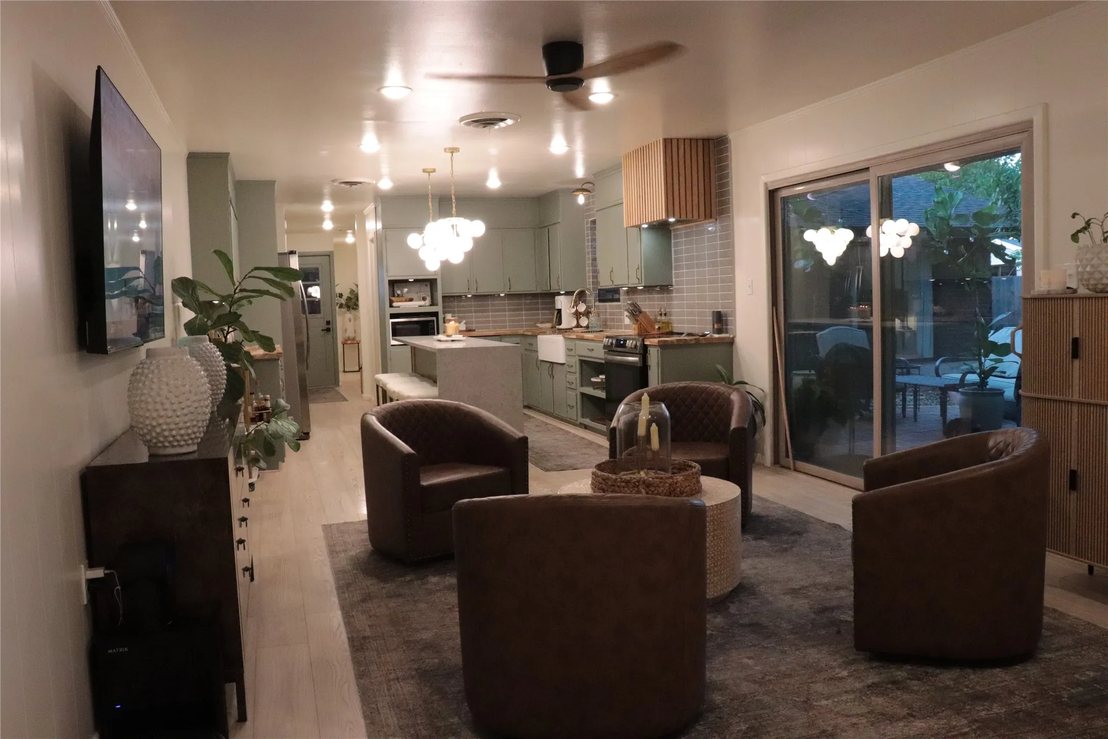 Single Family Residence For Sale in Mc Lennan County , 4617 Scottwood Drive, Waco, Texas 76708, 3 Bedroom, 3 Bathroom, 2 Garage spaces, 2,639 Sqft, built in 1959, mls#21380116, Real Estate Agent in Waco, Homes For Sale in Mc Lennan county, Homes For Sale in Waco, Realtor in Waco Texas, Real Estate Brokerage Independent Realty Texas, Luminita Cordes Realtor