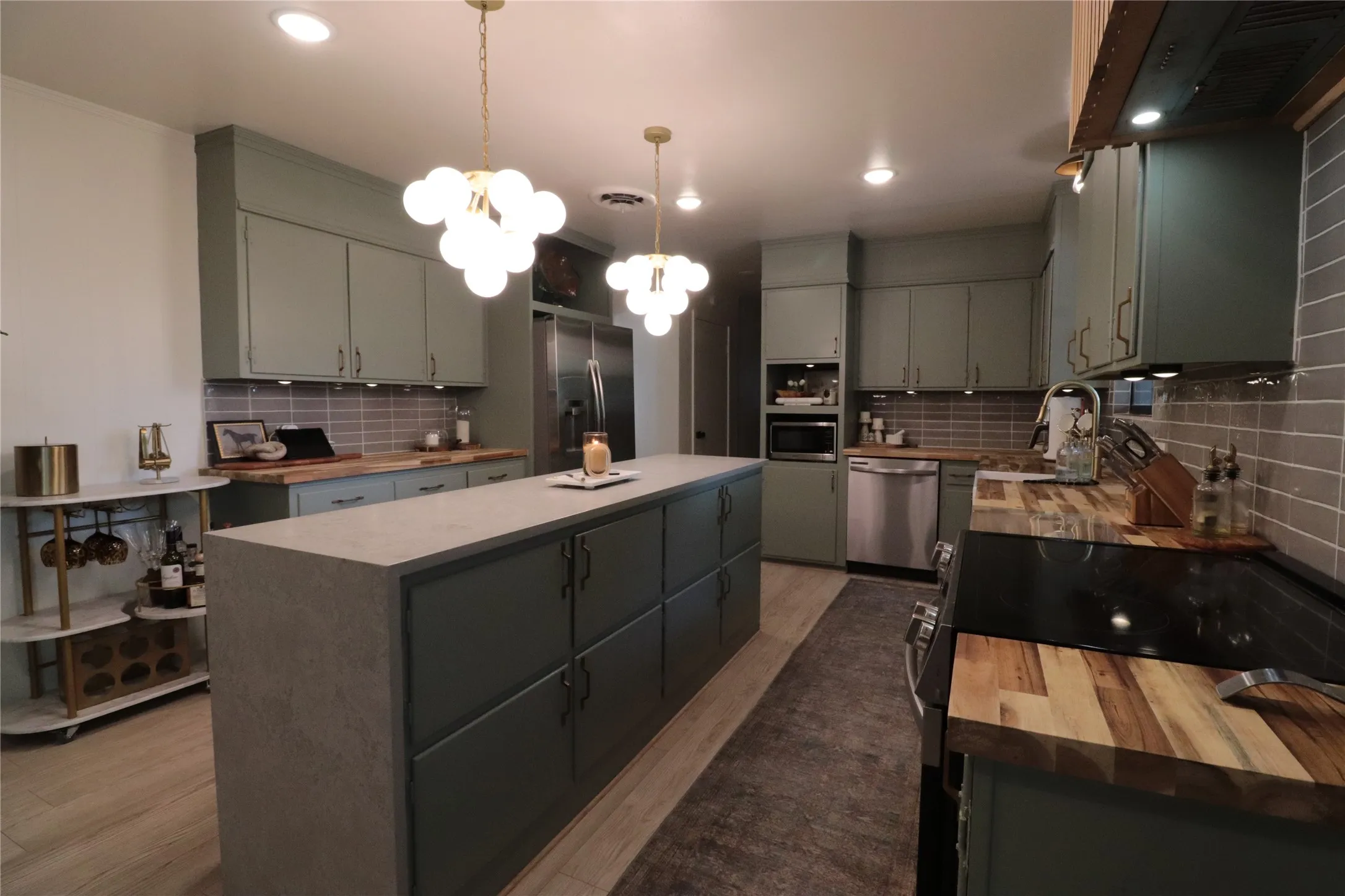 Single Family Residence For Sale in Mc Lennan County , 4617 Scottwood Drive, Waco, Texas 76708, 3 Bedroom, 3 Bathroom, 2 Garage spaces, 2,639 Sqft, built in 1959, mls#21380116, Real Estate Agent in Waco, Homes For Sale in Mc Lennan county, Homes For Sale in Waco, Realtor in Waco Texas, Real Estate Brokerage Independent Realty Texas, Luminita Cordes Realtor
