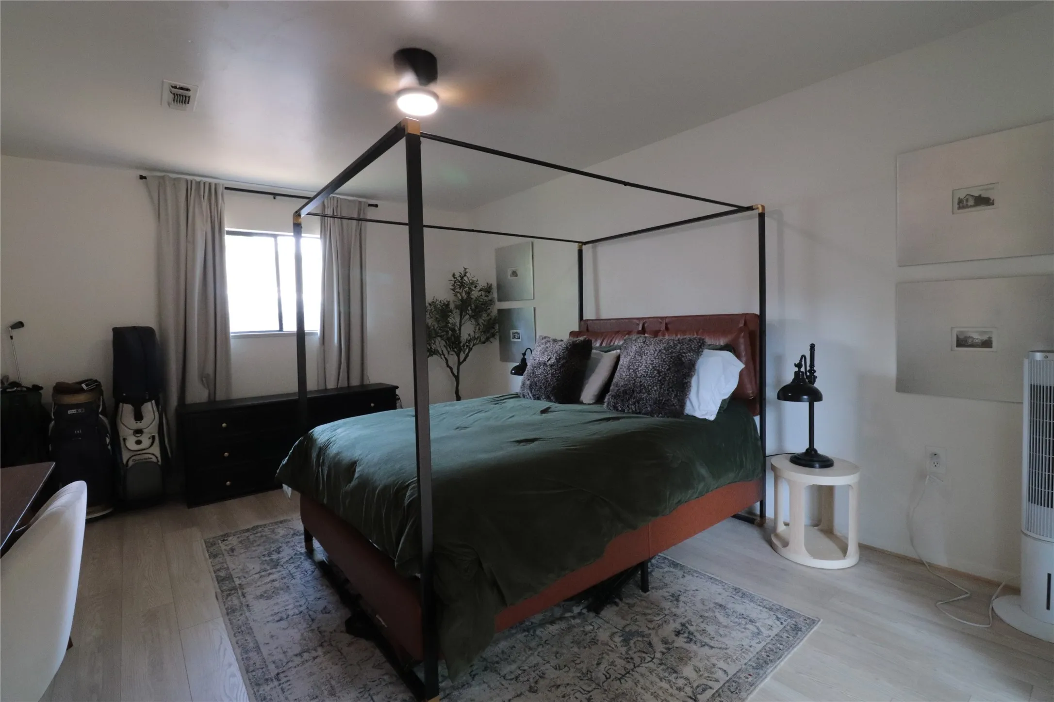Single Family Residence For Sale in Mc Lennan County , 4617 Scottwood Drive, Waco, Texas 76708, 3 Bedroom, 3 Bathroom, 2 Garage spaces, 2,639 Sqft, built in 1959, mls#21380116, Real Estate Agent in Waco, Homes For Sale in Mc Lennan county, Homes For Sale in Waco, Realtor in Waco Texas, Real Estate Brokerage Independent Realty Texas, Luminita Cordes Realtor
