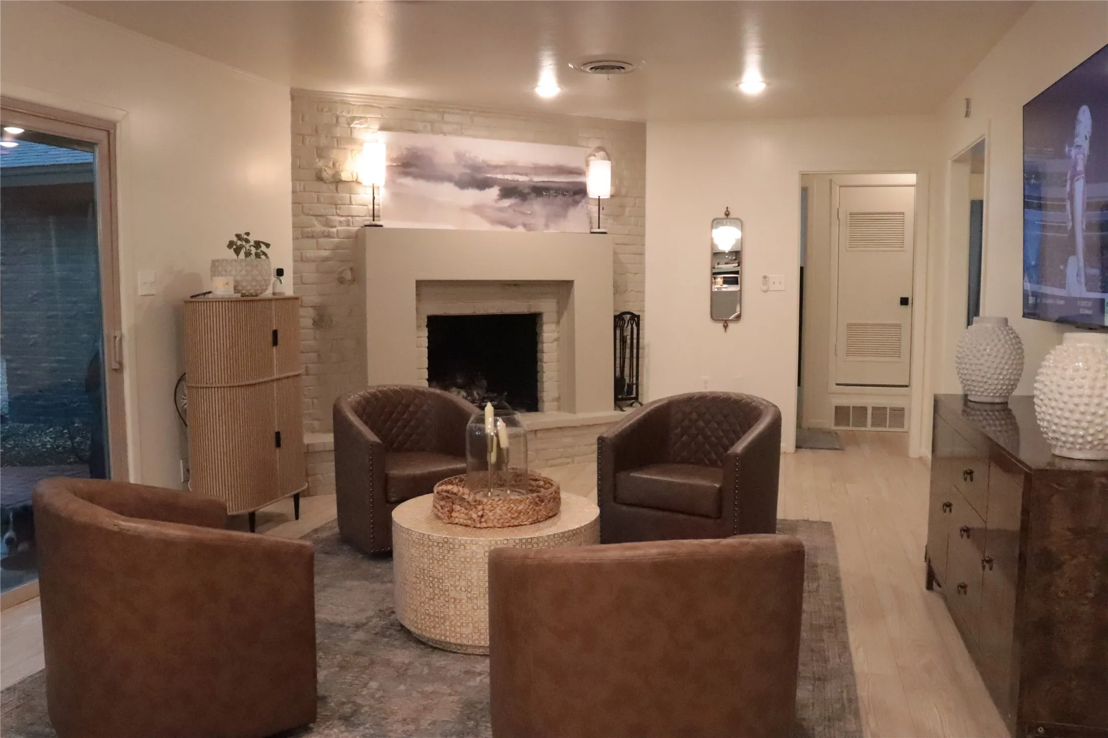 Single Family Residence For Sale in Mc Lennan County , 4617 Scottwood Drive, Waco, Texas 76708, 3 Bedroom, 3 Bathroom, 2 Garage spaces, 2,639 Sqft, built in 1959, mls#21380116, Real Estate Agent in Waco, Homes For Sale in Mc Lennan county, Homes For Sale in Waco, Realtor in Waco Texas, Real Estate Brokerage Independent Realty Texas, Luminita Cordes Realtor