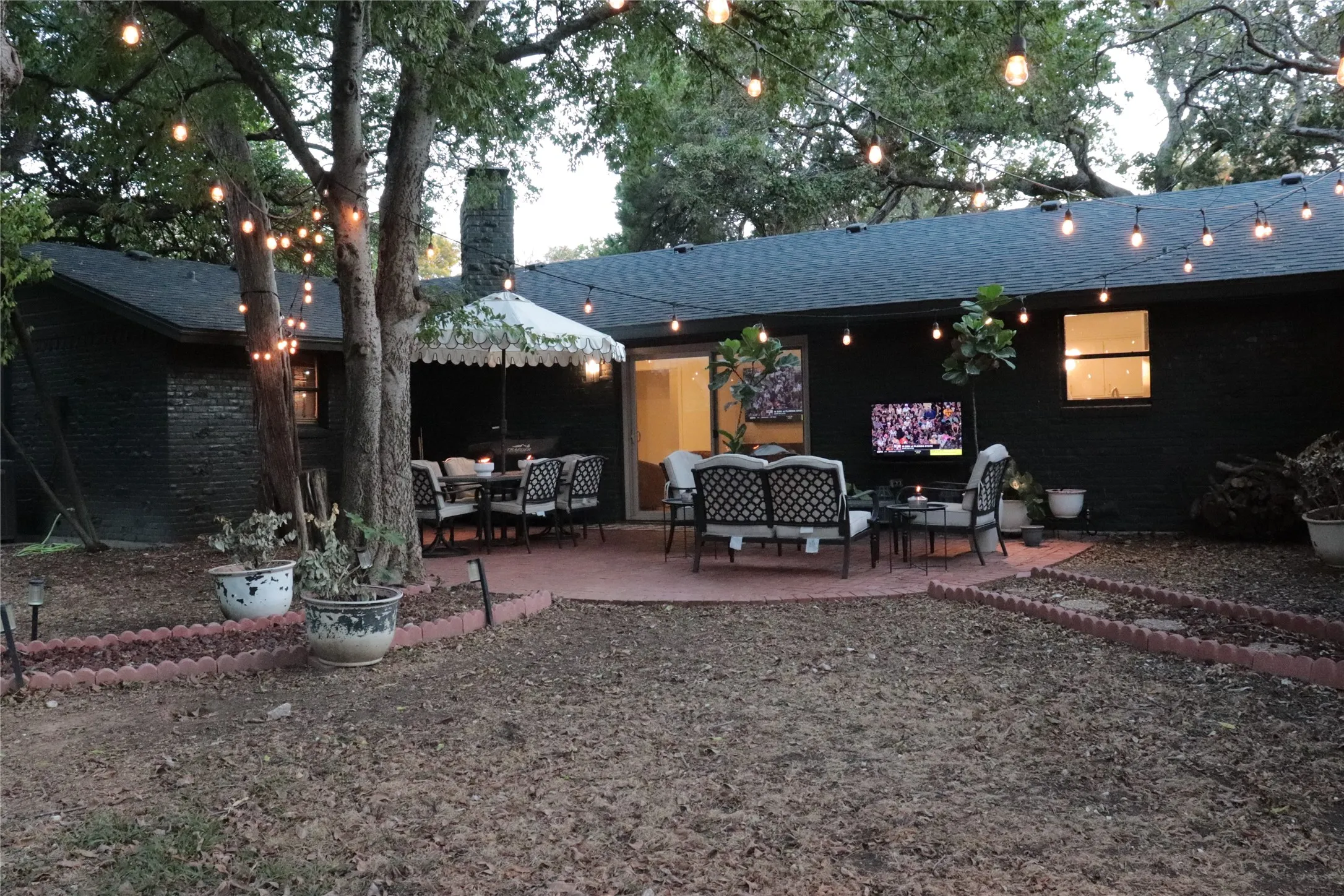 Single Family Residence For Sale in Mc Lennan County , 4617 Scottwood Drive, Waco, Texas 76708, 3 Bedroom, 3 Bathroom, 2 Garage spaces, 2,639 Sqft, built in 1959, mls#21380116, Real Estate Agent in Waco, Homes For Sale in Mc Lennan county, Homes For Sale in Waco, Realtor in Waco Texas, Real Estate Brokerage Independent Realty Texas, Luminita Cordes Realtor