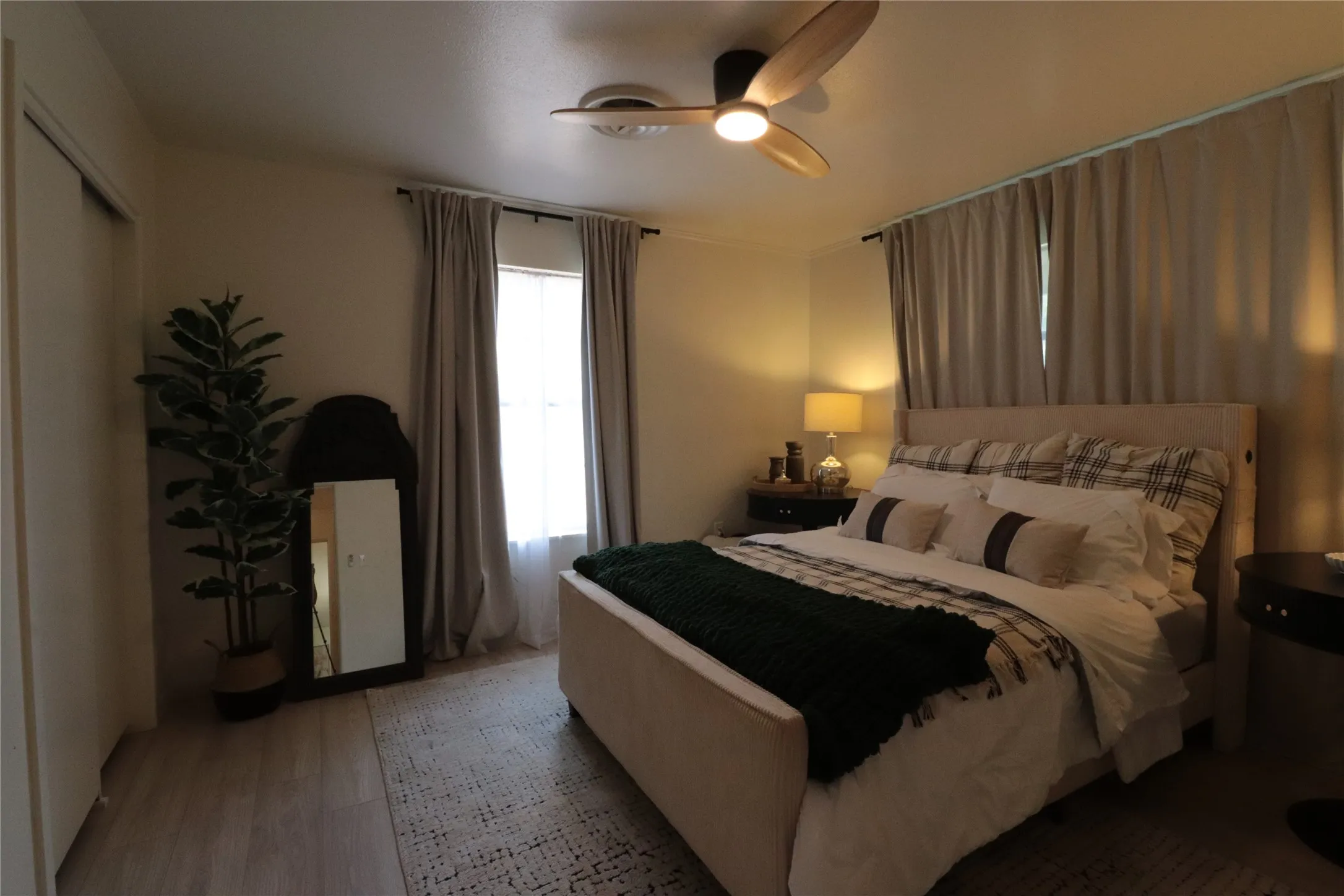 Single Family Residence For Sale in Mc Lennan County , 4617 Scottwood Drive, Waco, Texas 76708, 3 Bedroom, 3 Bathroom, 2 Garage spaces, 2,639 Sqft, built in 1959, mls#21380116, Real Estate Agent in Waco, Homes For Sale in Mc Lennan county, Homes For Sale in Waco, Realtor in Waco Texas, Real Estate Brokerage Independent Realty Texas, Luminita Cordes Realtor