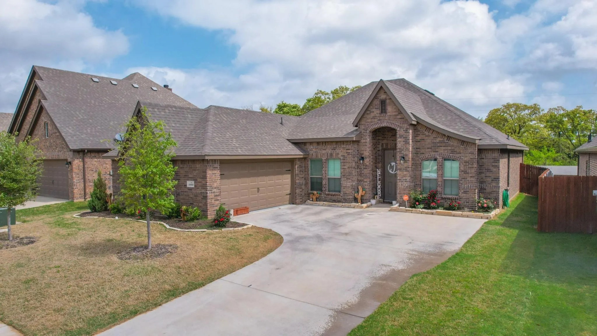 Single Family Residence For Rent in Johnson County , 1060 Wildwood Drive, Joshua, Texas 76058, 3 Bedroom, 2 Bathroom, 2 Garage spaces, 2,267 Sqft, built in 2020, mls#21381694, Real Estate Agent in Joshua, Homes For Rent in Johnson county, Homes For Rent in Joshua, Realtor in Joshua Texas, Real Estate Brokerage Independent Realty Texas, Luminita Cordes Realtor