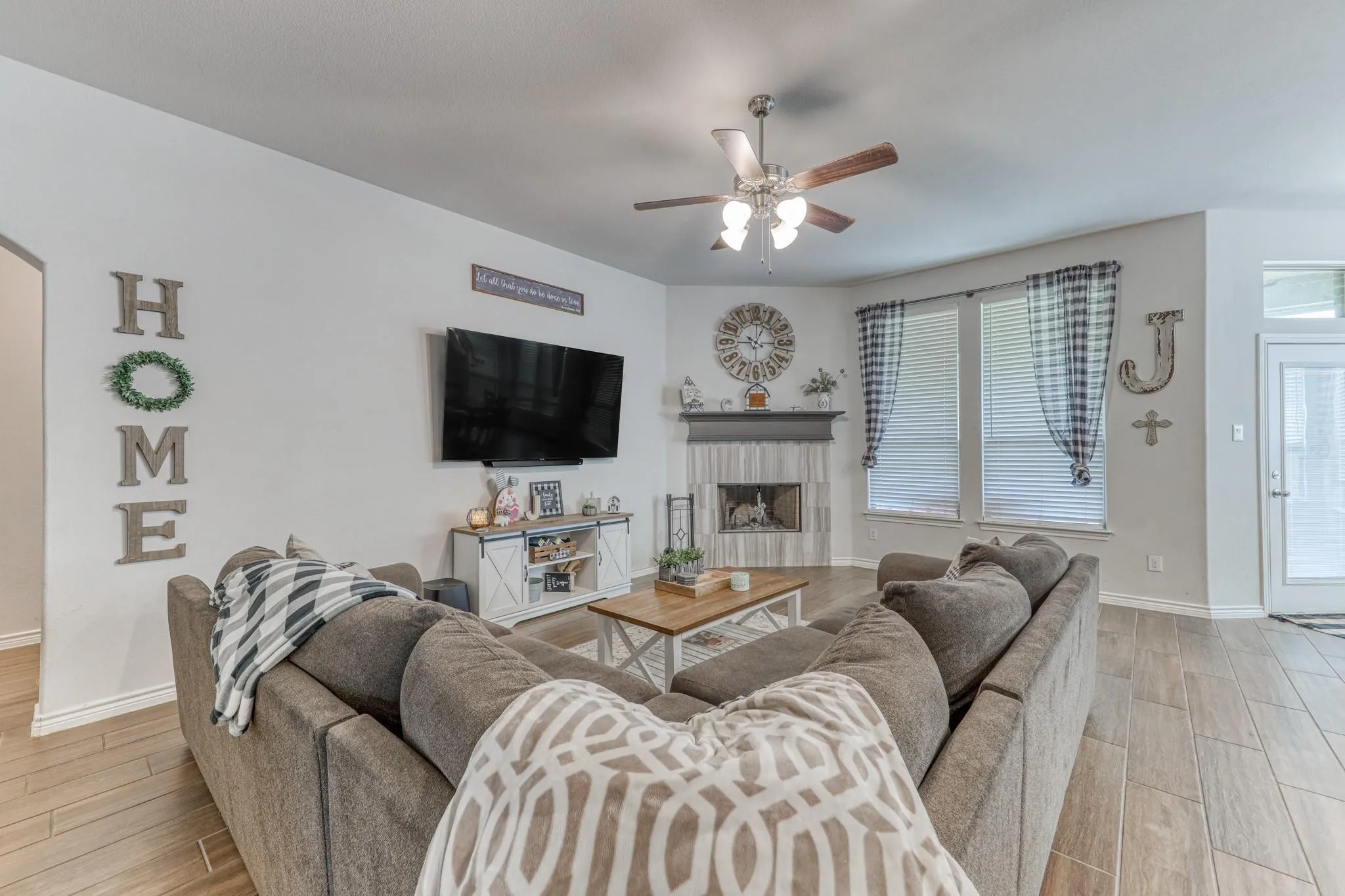 Single Family Residence For Rent in Johnson County , 1060 Wildwood Drive, Joshua, Texas 76058, 3 Bedroom, 2 Bathroom, 2 Garage spaces, 2,267 Sqft, built in 2020, mls#21381694, Real Estate Agent in Joshua, Homes For Rent in Johnson county, Homes For Rent in Joshua, Realtor in Joshua Texas, Real Estate Brokerage Independent Realty Texas, Luminita Cordes Realtor