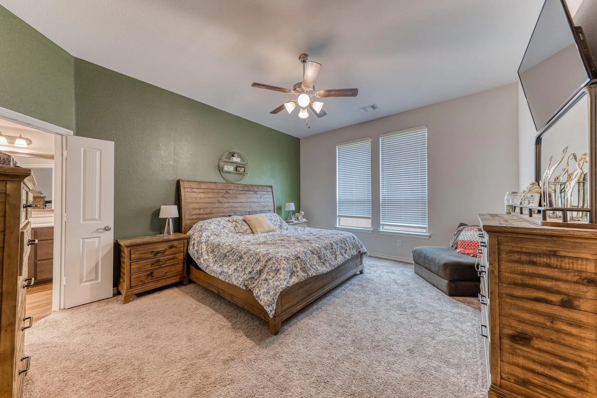 Single Family Residence For Rent in Johnson County , 1060 Wildwood Drive, Joshua, Texas 76058, 3 Bedroom, 2 Bathroom, 2 Garage spaces, 2,267 Sqft, built in 2020, mls#21381694, Real Estate Agent in Joshua, Homes For Rent in Johnson county, Homes For Rent in Joshua, Realtor in Joshua Texas, Real Estate Brokerage Independent Realty Texas, Luminita Cordes Realtor