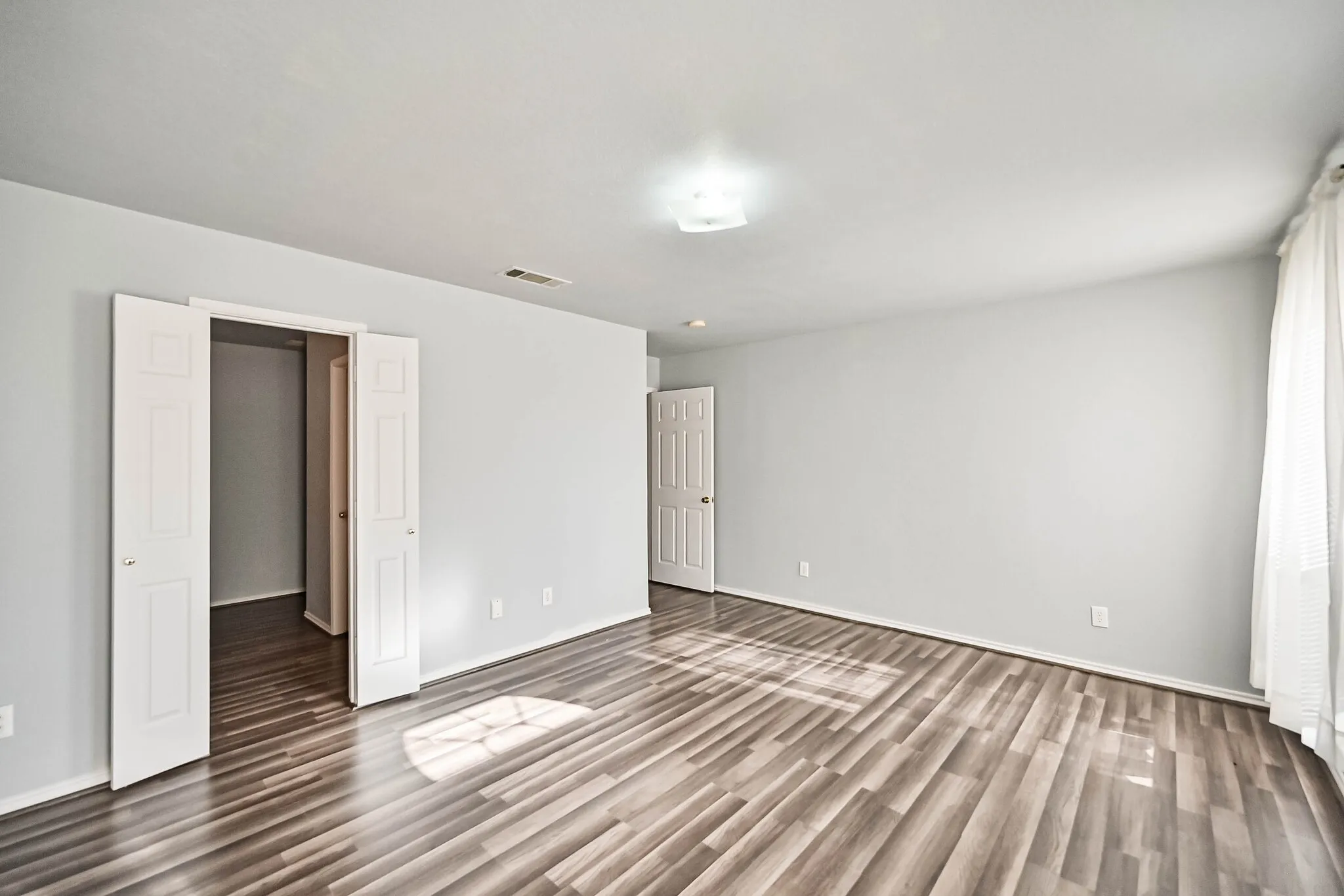 Single Family Residence For Rent in Johnson County , 415 Preston Drive, Cleburne, Texas 76033, 3 Bedroom, 2 Bathroom, 2 Garage spaces, 1,284 Sqft, built in 1998, mls#21380841, Real Estate Agent in Cleburne, Homes For Rent in Johnson county, Homes For Rent in Cleburne, Realtor in Cleburne Texas, Real Estate Brokerage Independent Realty Texas, Luminita Cordes Realtor