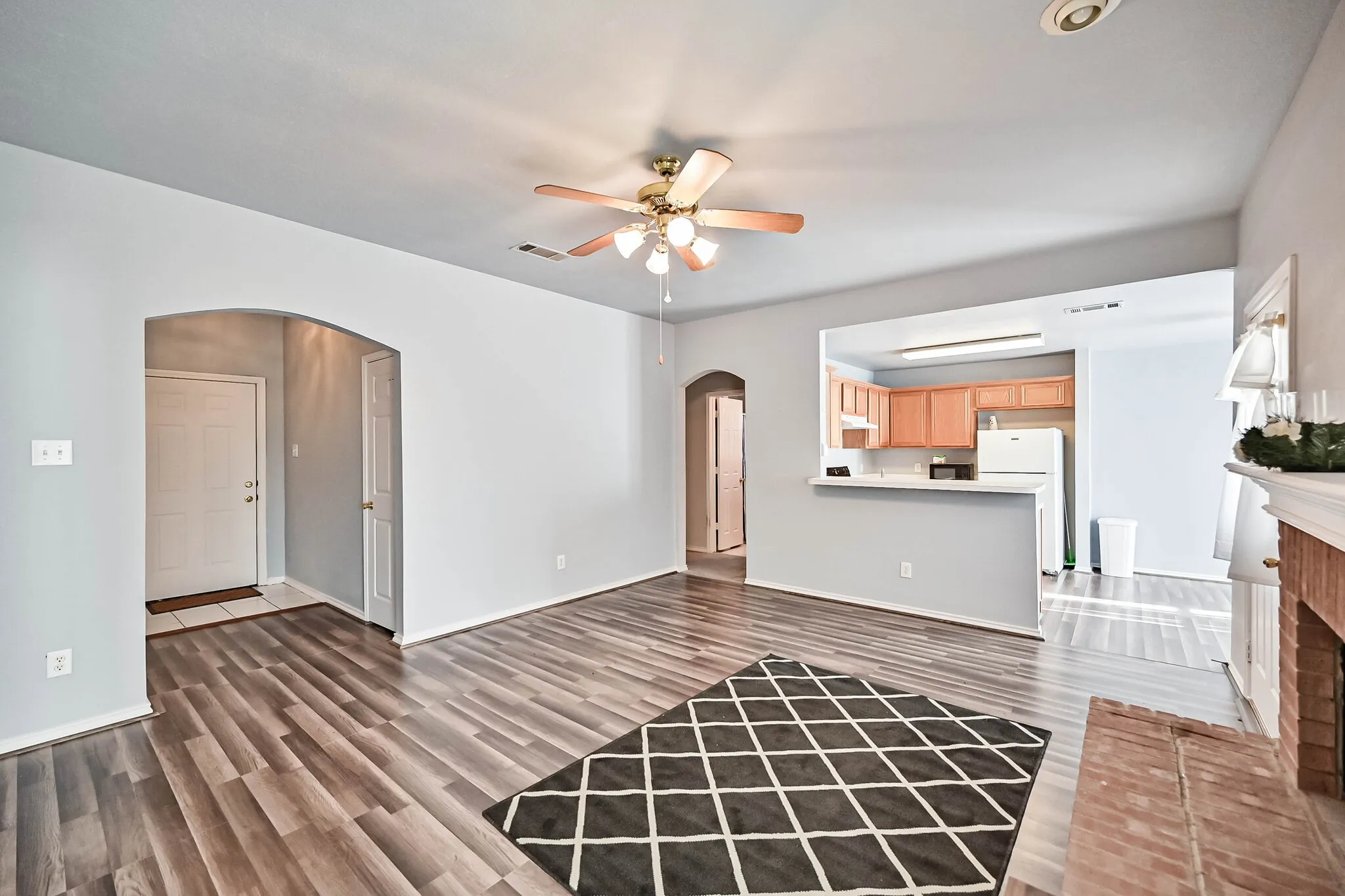 Single Family Residence For Rent in Johnson County , 415 Preston Drive, Cleburne, Texas 76033, 3 Bedroom, 2 Bathroom, 2 Garage spaces, 1,284 Sqft, built in 1998, mls#21380841, Real Estate Agent in Cleburne, Homes For Rent in Johnson county, Homes For Rent in Cleburne, Realtor in Cleburne Texas, Real Estate Brokerage Independent Realty Texas, Luminita Cordes Realtor