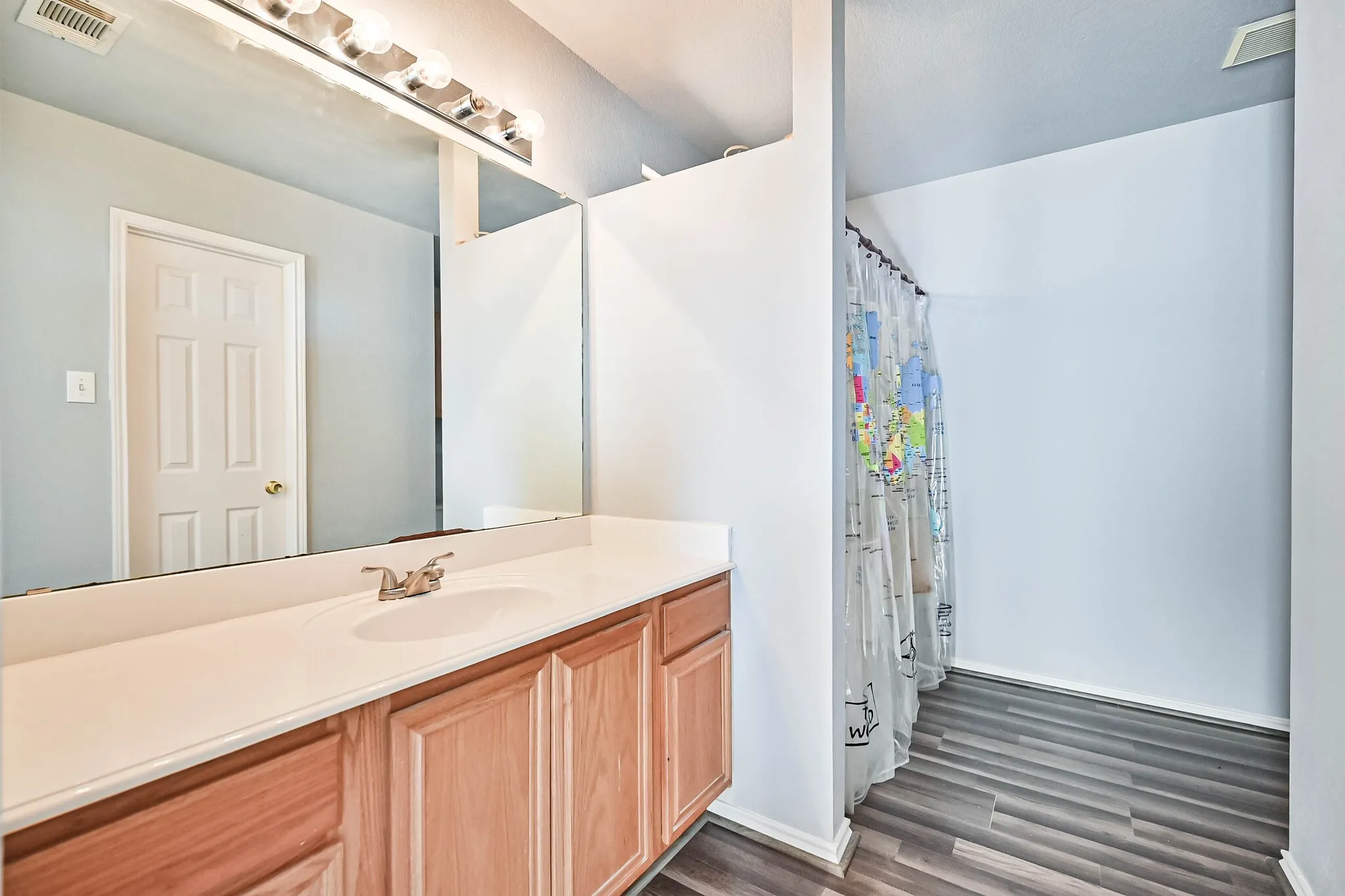 Single Family Residence For Rent in Johnson County , 415 Preston Drive, Cleburne, Texas 76033, 3 Bedroom, 2 Bathroom, 2 Garage spaces, 1,284 Sqft, built in 1998, mls#21380841, Real Estate Agent in Cleburne, Homes For Rent in Johnson county, Homes For Rent in Cleburne, Realtor in Cleburne Texas, Real Estate Brokerage Independent Realty Texas, Luminita Cordes Realtor
