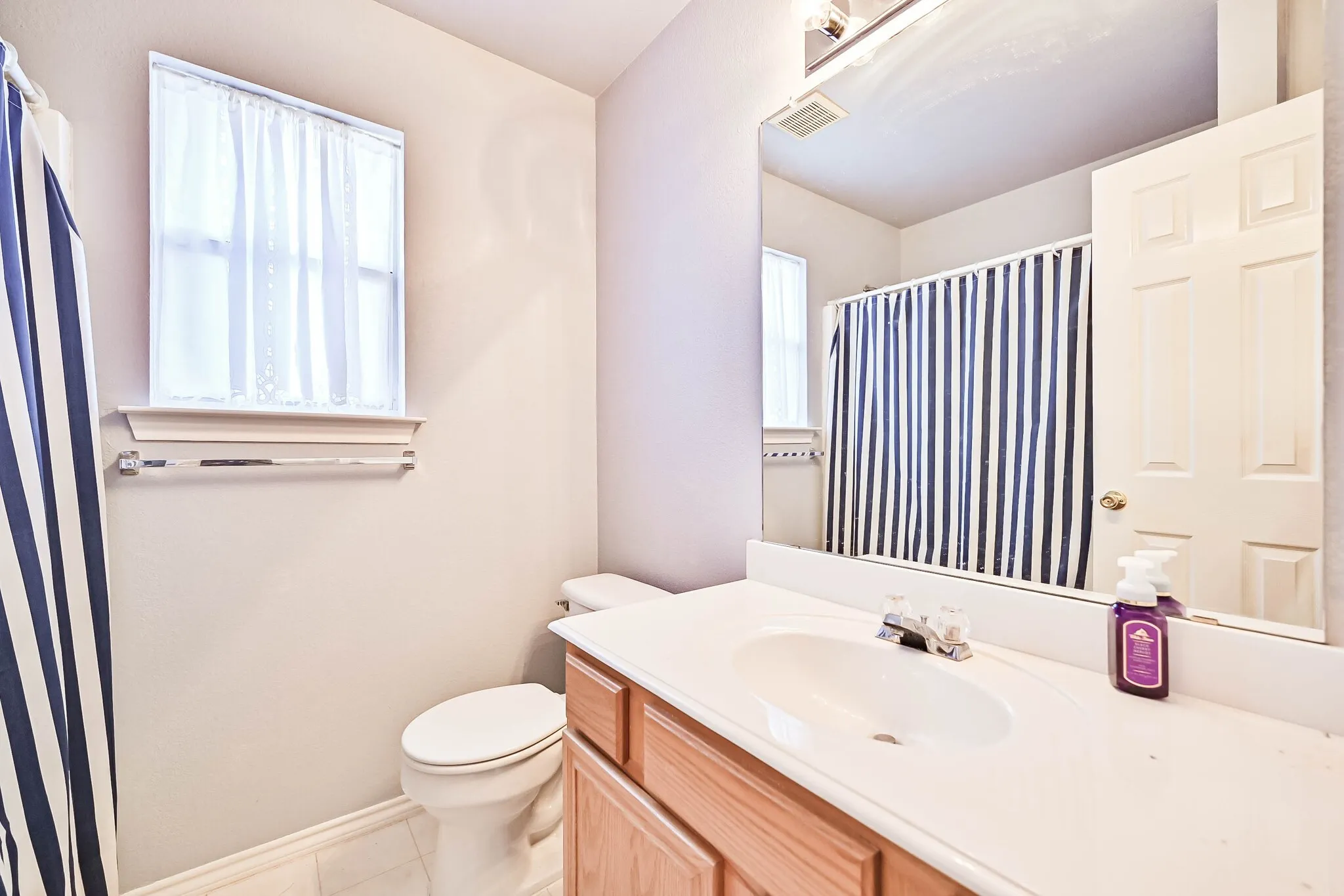 Single Family Residence For Rent in Johnson County , 415 Preston Drive, Cleburne, Texas 76033, 3 Bedroom, 2 Bathroom, 2 Garage spaces, 1,284 Sqft, built in 1998, mls#21380841, Real Estate Agent in Cleburne, Homes For Rent in Johnson county, Homes For Rent in Cleburne, Realtor in Cleburne Texas, Real Estate Brokerage Independent Realty Texas, Luminita Cordes Realtor