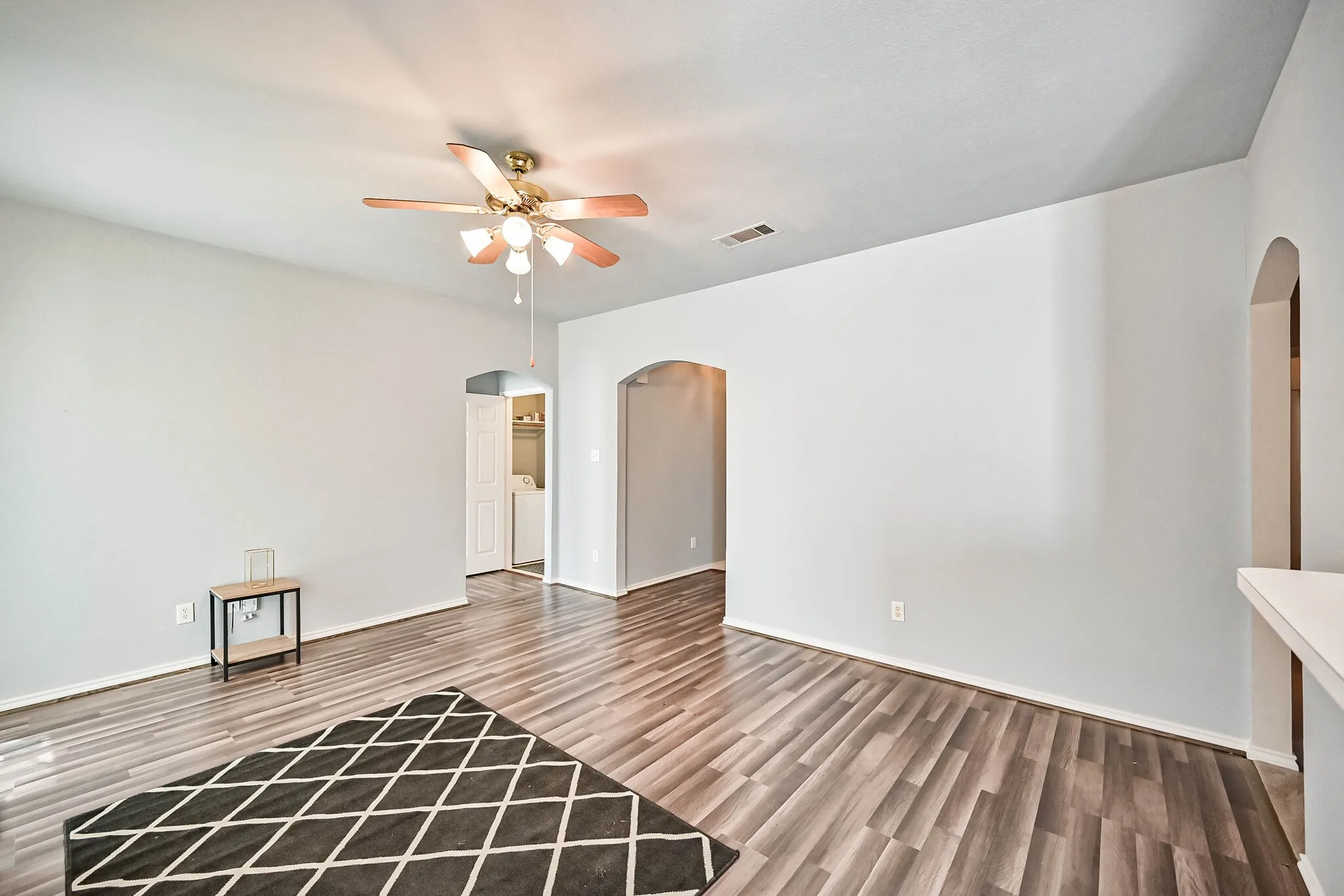 Single Family Residence For Rent in Johnson County , 415 Preston Drive, Cleburne, Texas 76033, 3 Bedroom, 2 Bathroom, 2 Garage spaces, 1,284 Sqft, built in 1998, mls#21380841, Real Estate Agent in Cleburne, Homes For Rent in Johnson county, Homes For Rent in Cleburne, Realtor in Cleburne Texas, Real Estate Brokerage Independent Realty Texas, Luminita Cordes Realtor